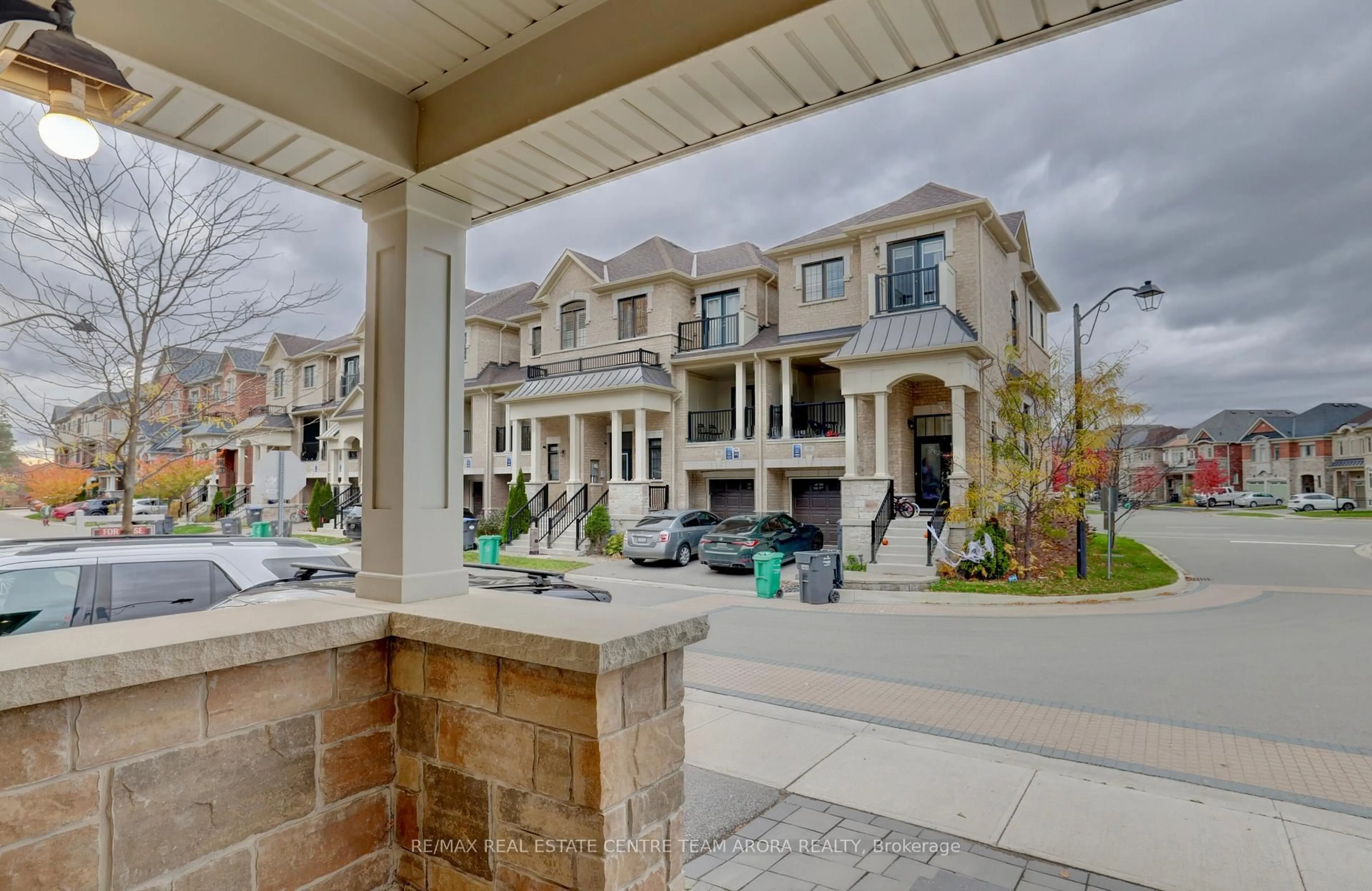 Unknown for 42 OAKMORE Lane, Brampton Ontario L6Y 6H5