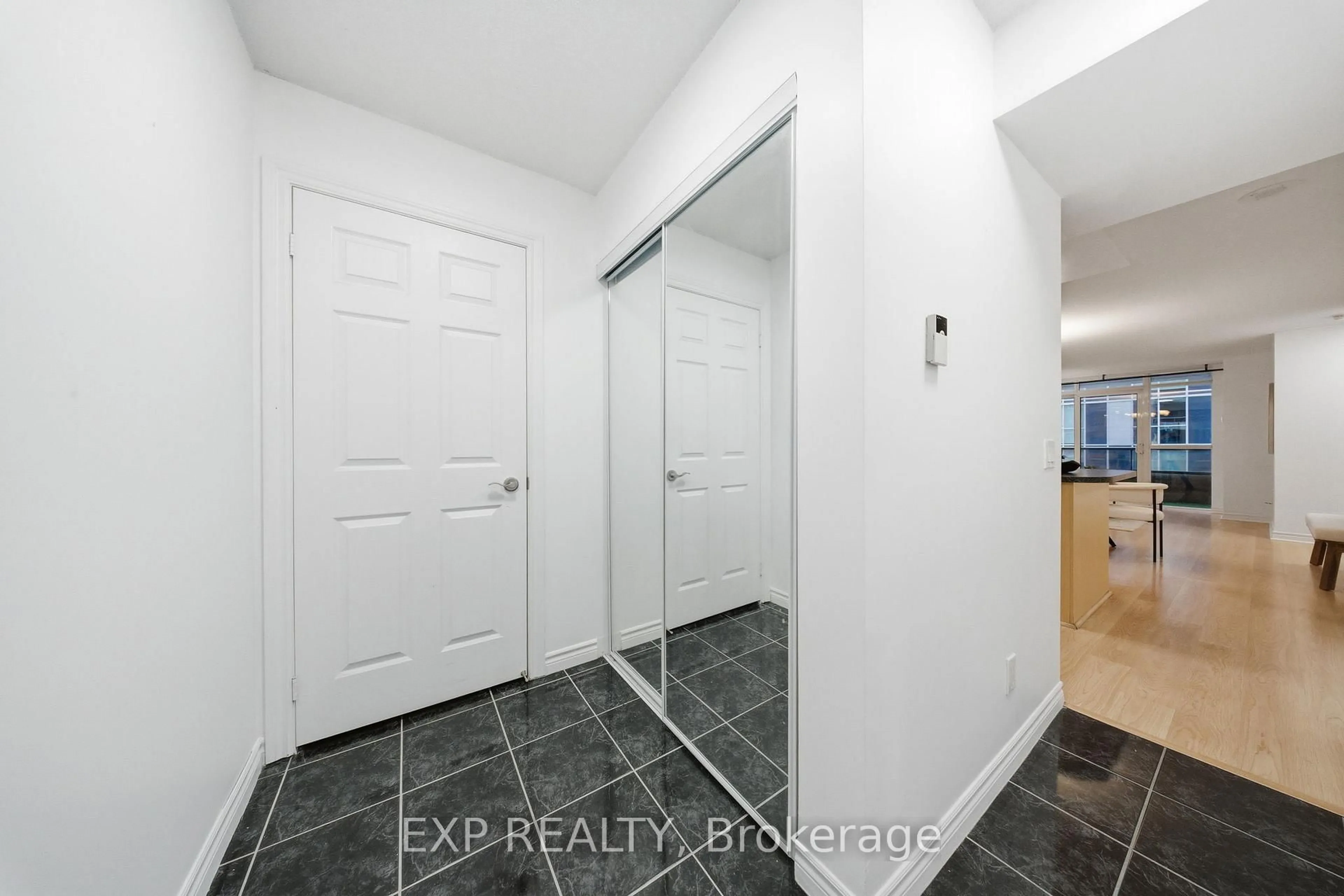 Indoor entryway for 5233 Dundas St #1630, Toronto Ontario M9B 6M1