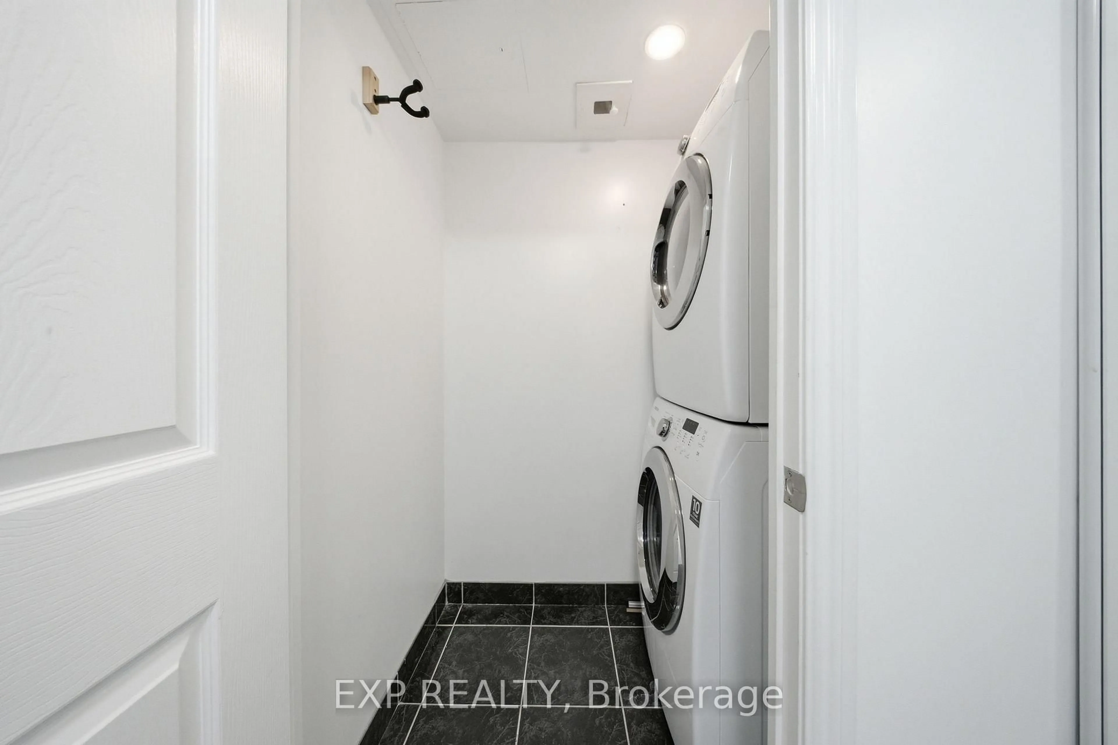 Laundry room for 5233 Dundas St #1630, Toronto Ontario M9B 6M1