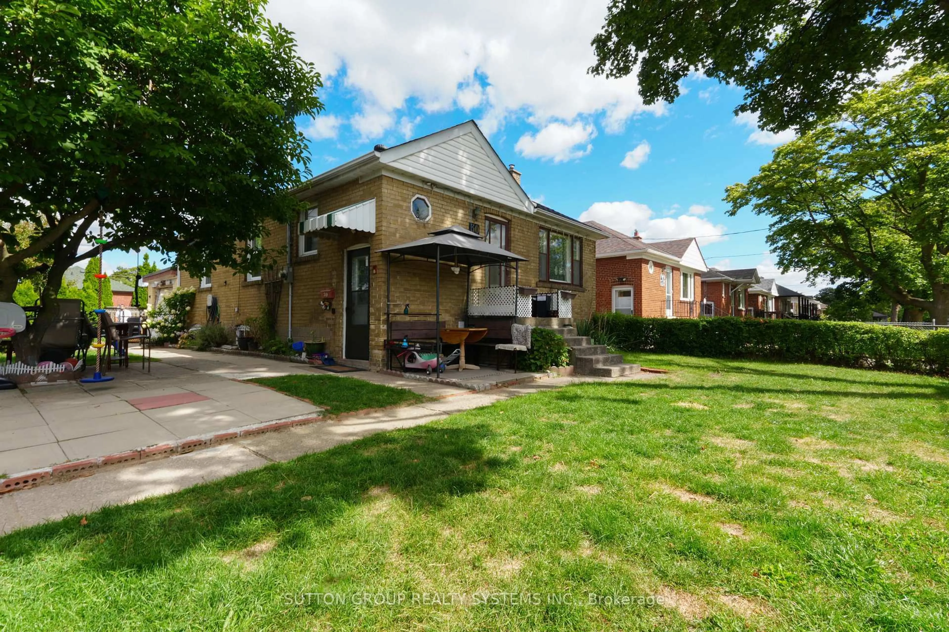 Patio, street for 30 Silvercrest Ave, Toronto Ontario M8W 2S4