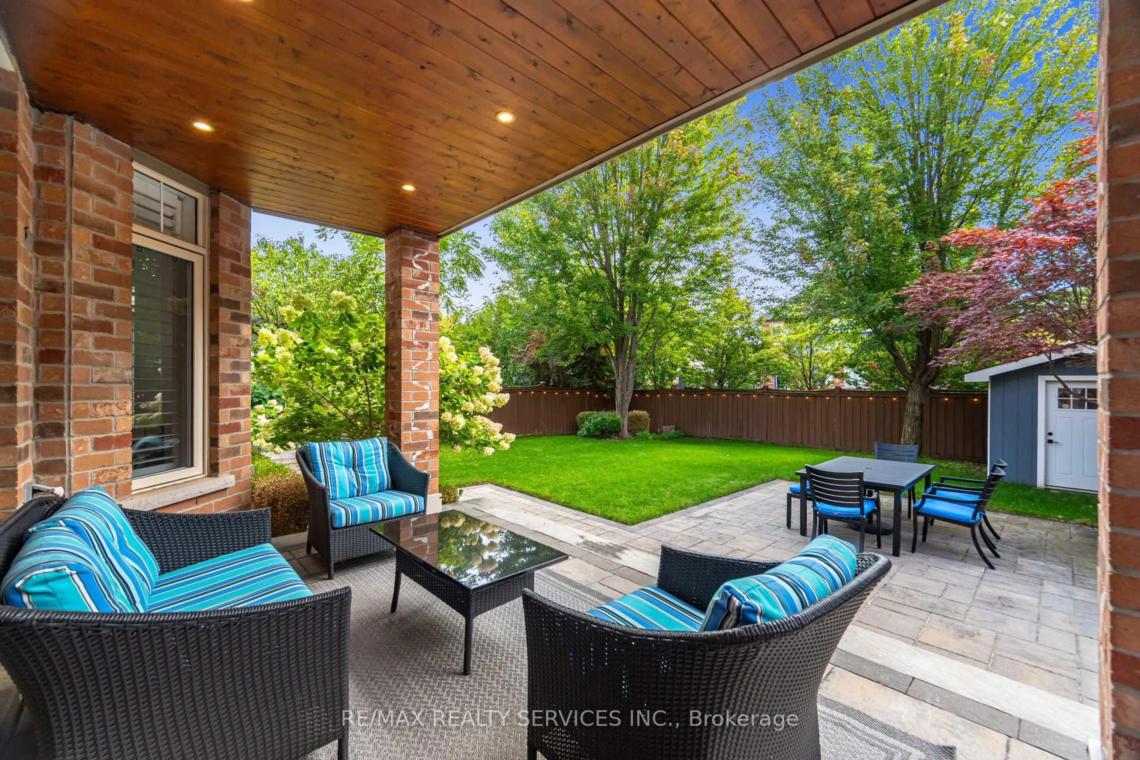 Patio, street for 17 Edmonton St, Brampton Ontario L6Y 5L2