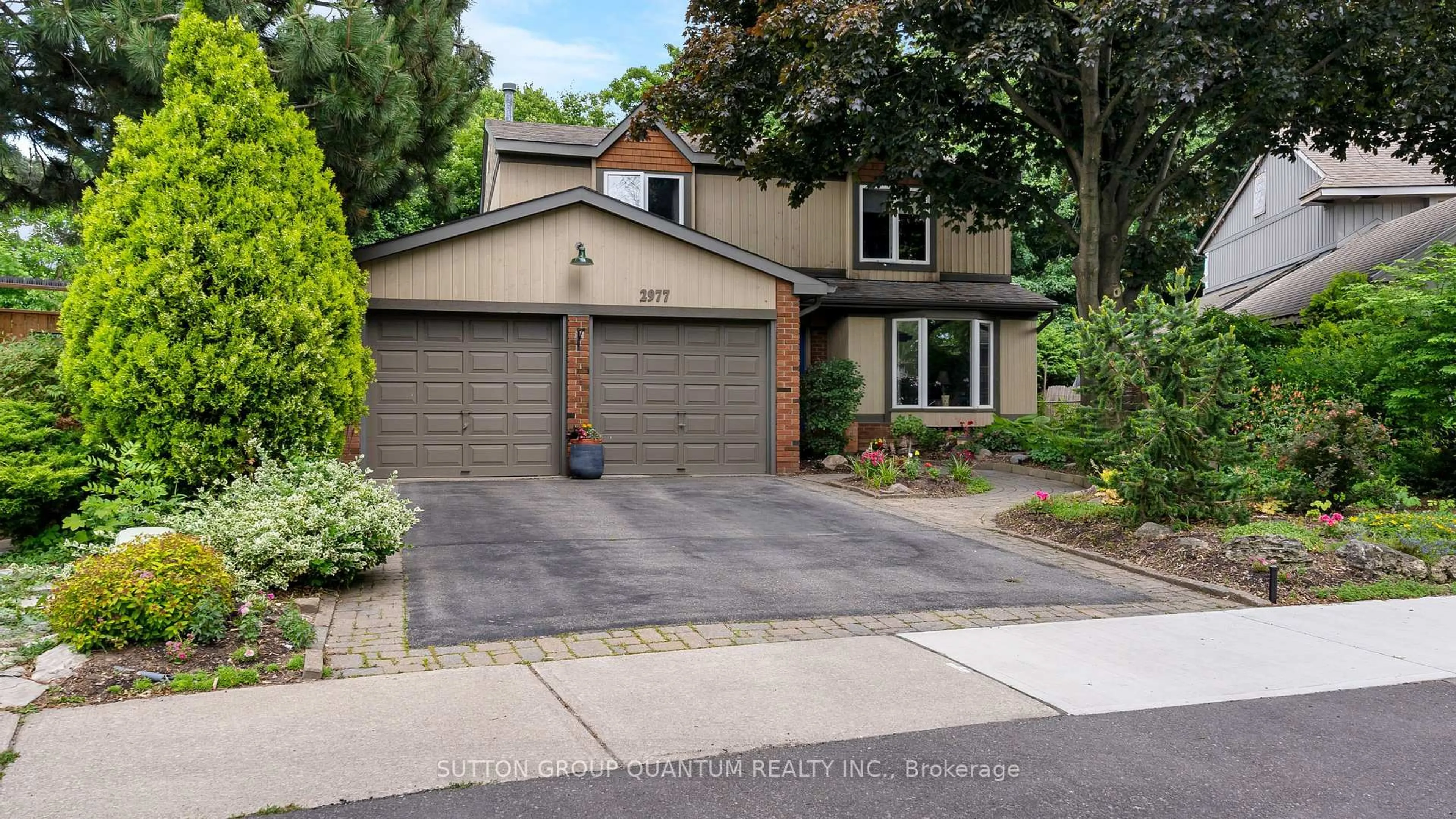 Home with brick exterior material, street for 2977 Inlake Crt, Mississauga Ontario L5N 2A4