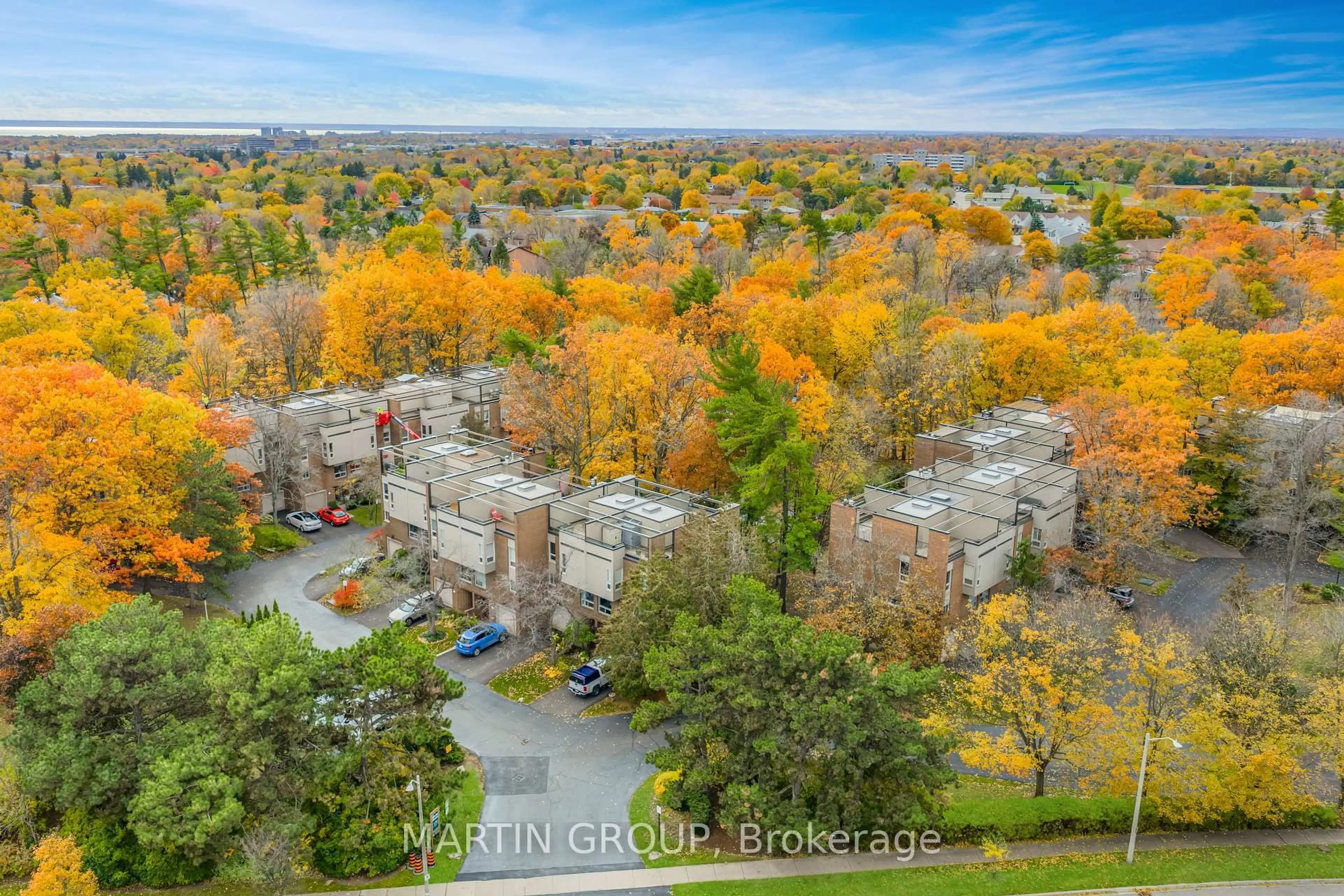 A pic from outside/outdoor area/front of a property/back of a property/a pic from drone, city buildings view from balcony for 1250 Marlborough Crt #35, Oakville Ontario L6H 2W7