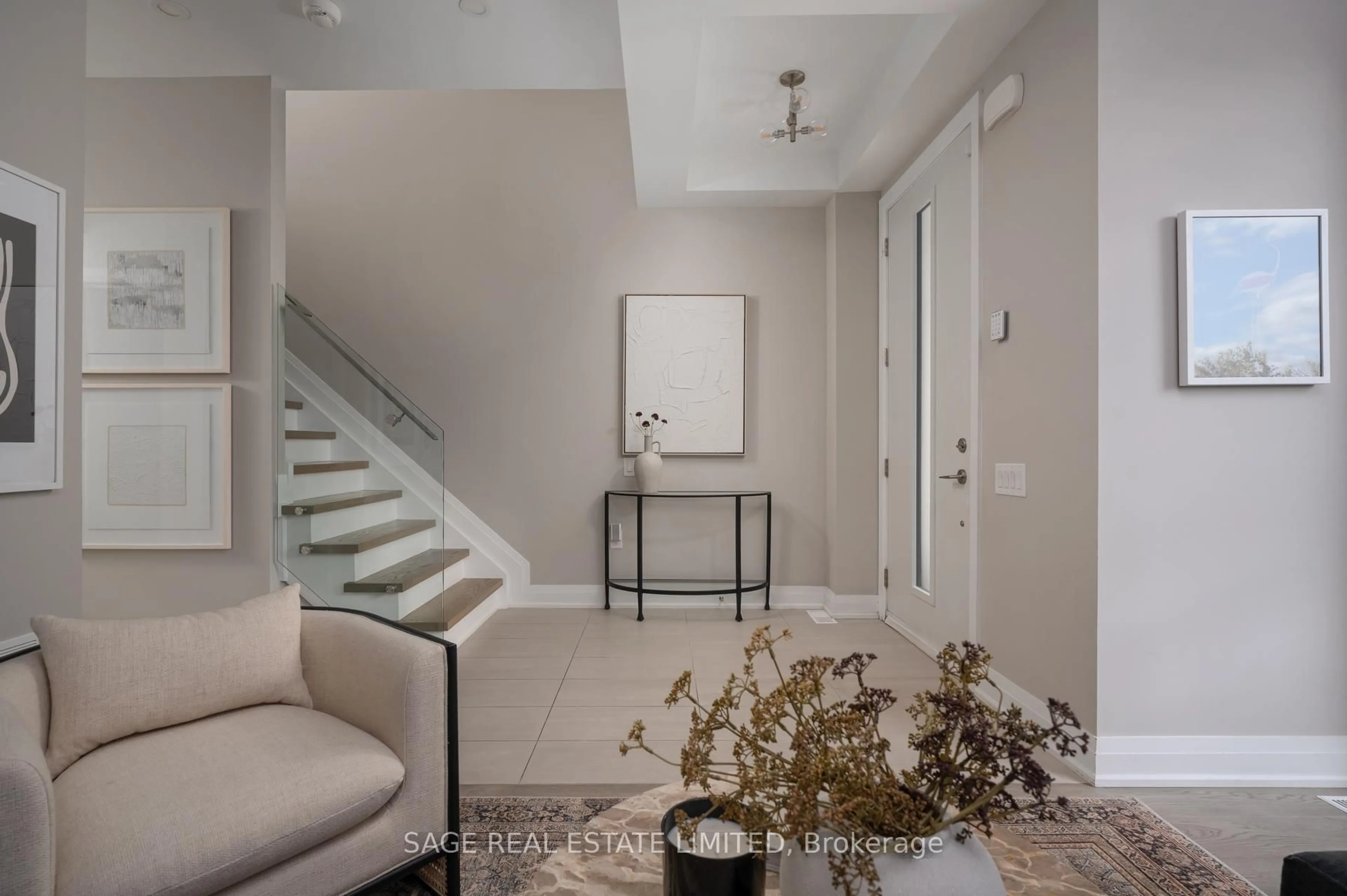 Indoor entryway for 101 Beaver Ave, Toronto Ontario M6H 2G3