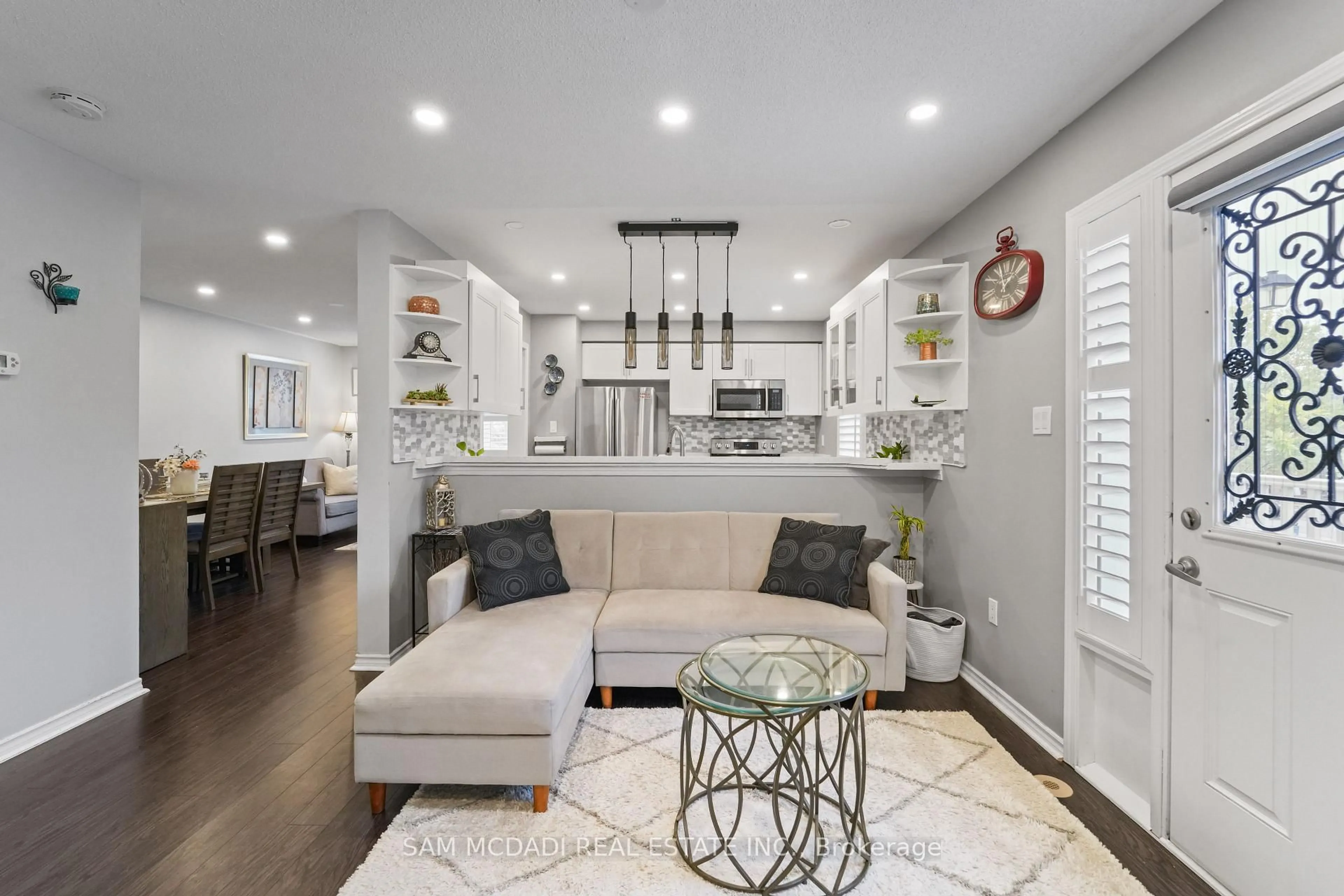 Unknown for 917 Burrows Gate, Milton Ontario L9T 0K7