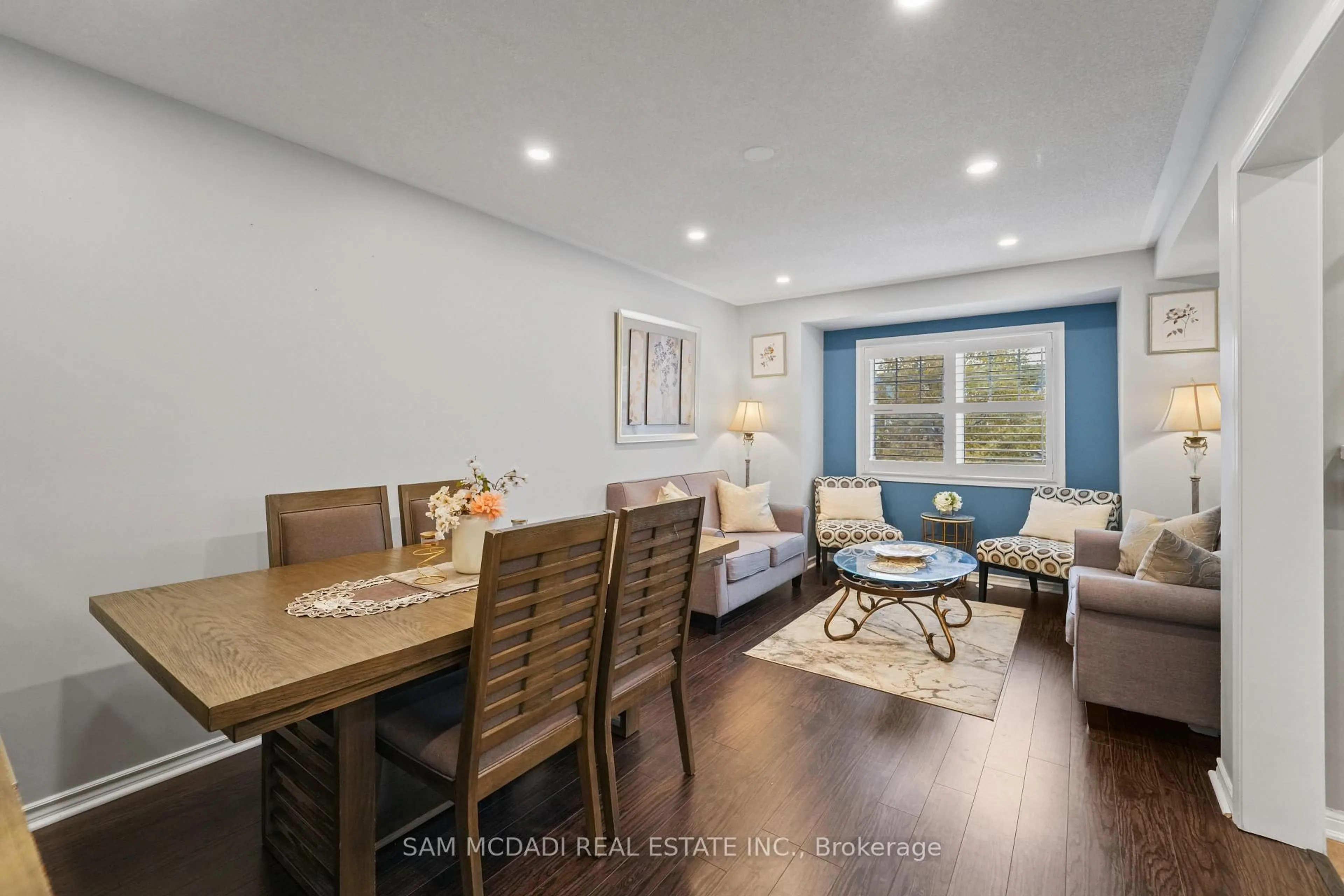 Unknown for 917 Burrows Gate, Milton Ontario L9T 0K7