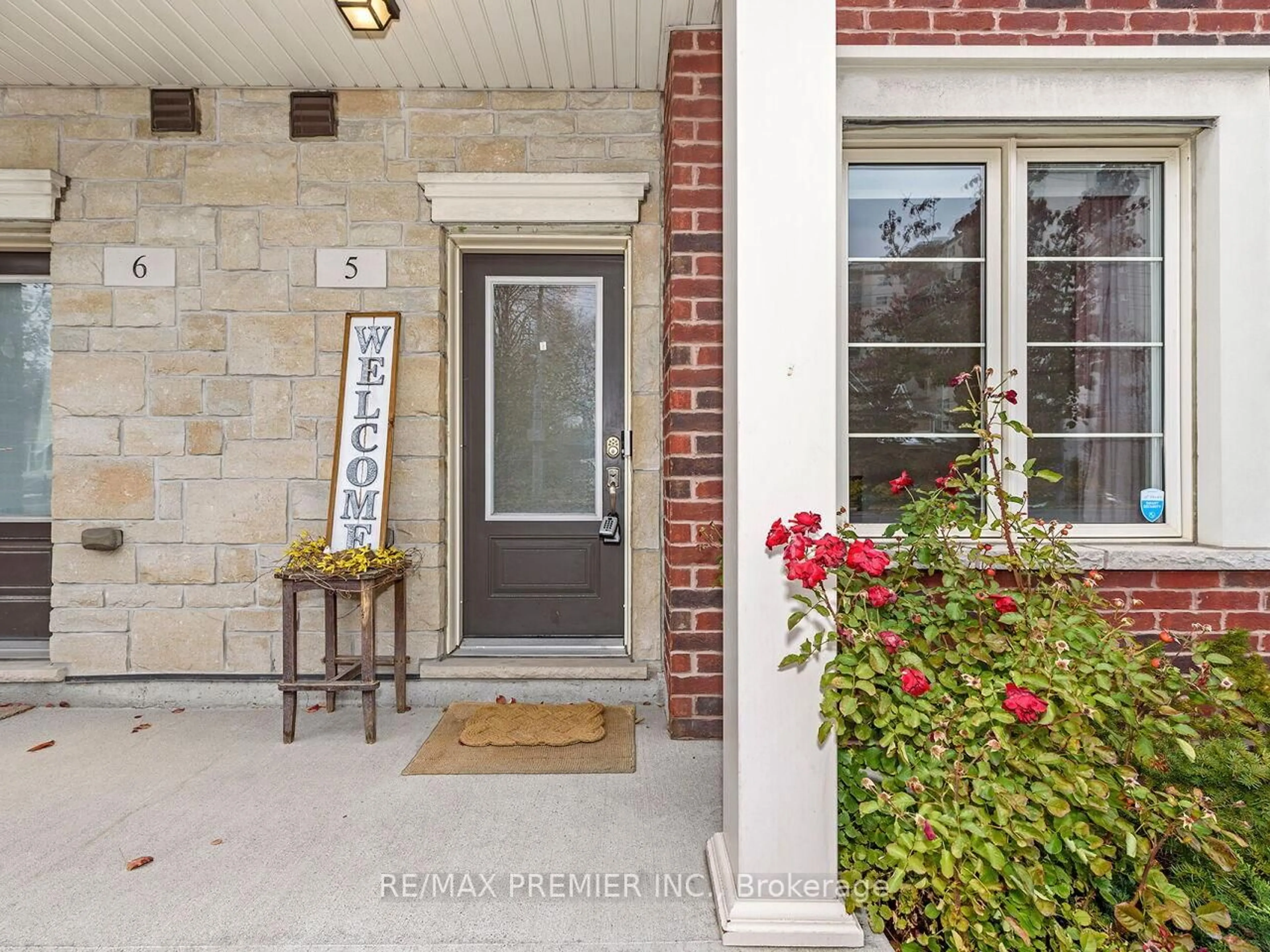 Indoor entryway for 636 Evans Ave #5, Toronto Ontario M8W 2W6