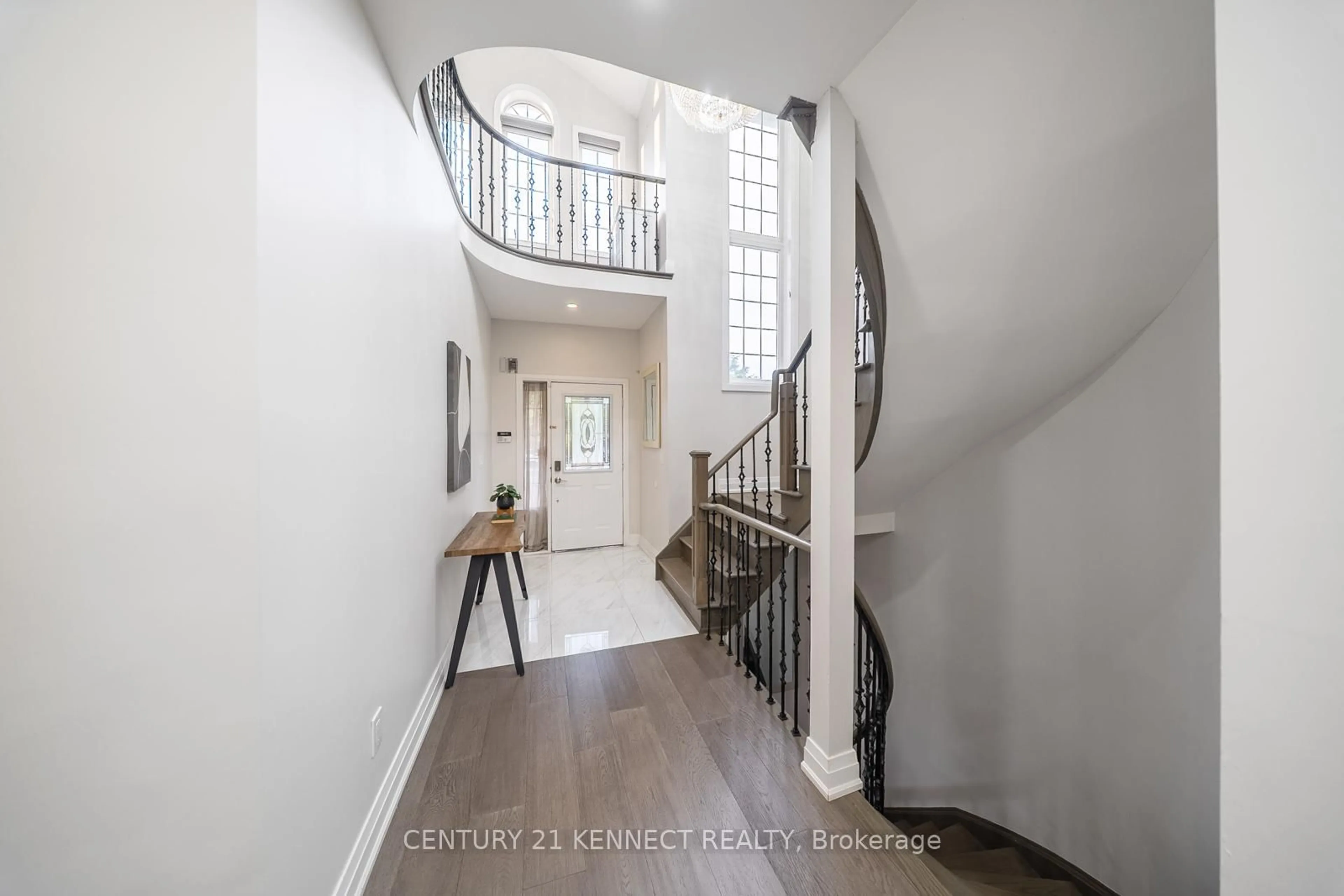 Unknown for 656 Kaiser Dr, Mississauga Ontario L5W 1T6