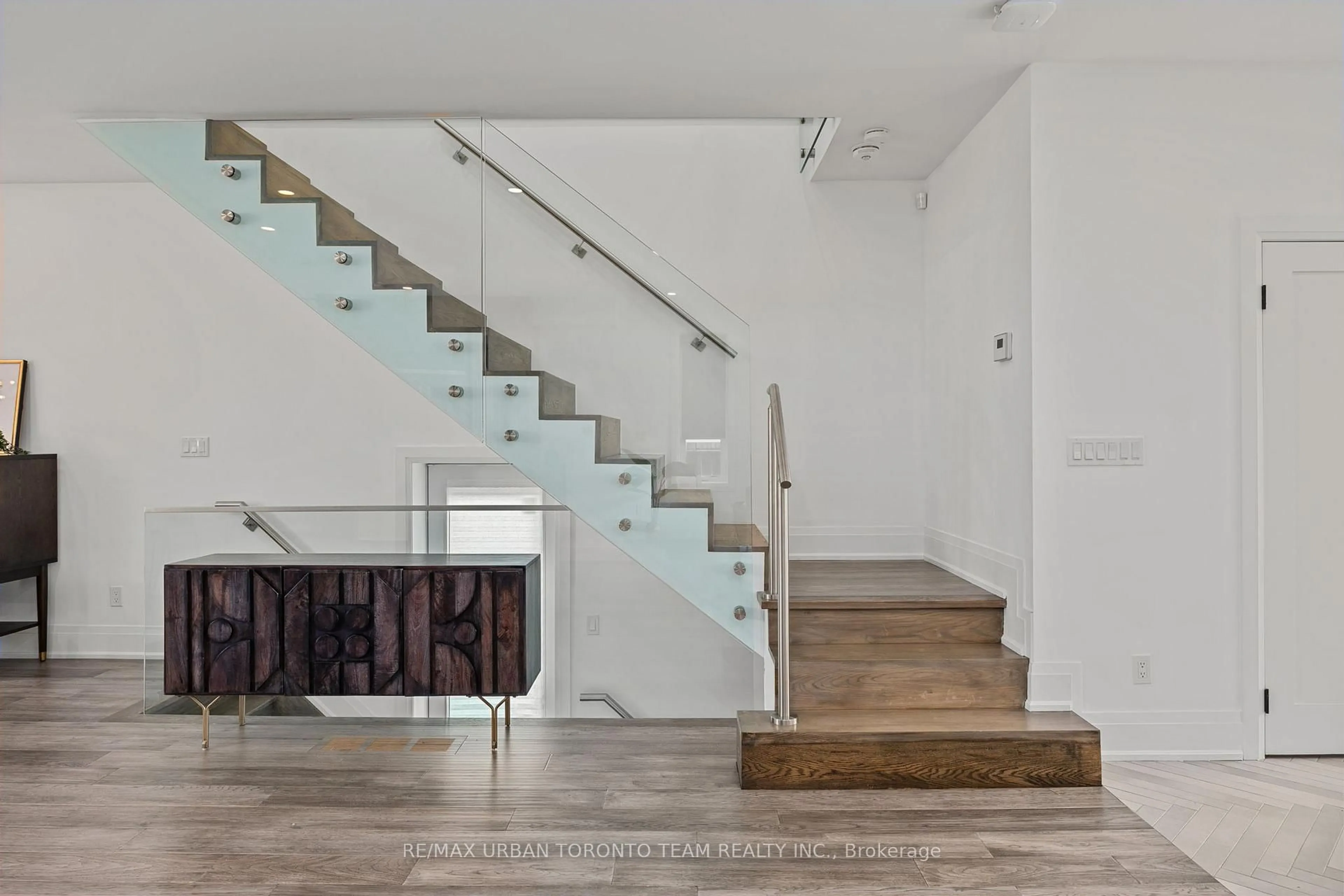 Stairs for 58 Manitoba St, Toronto Ontario M8Y 1C9