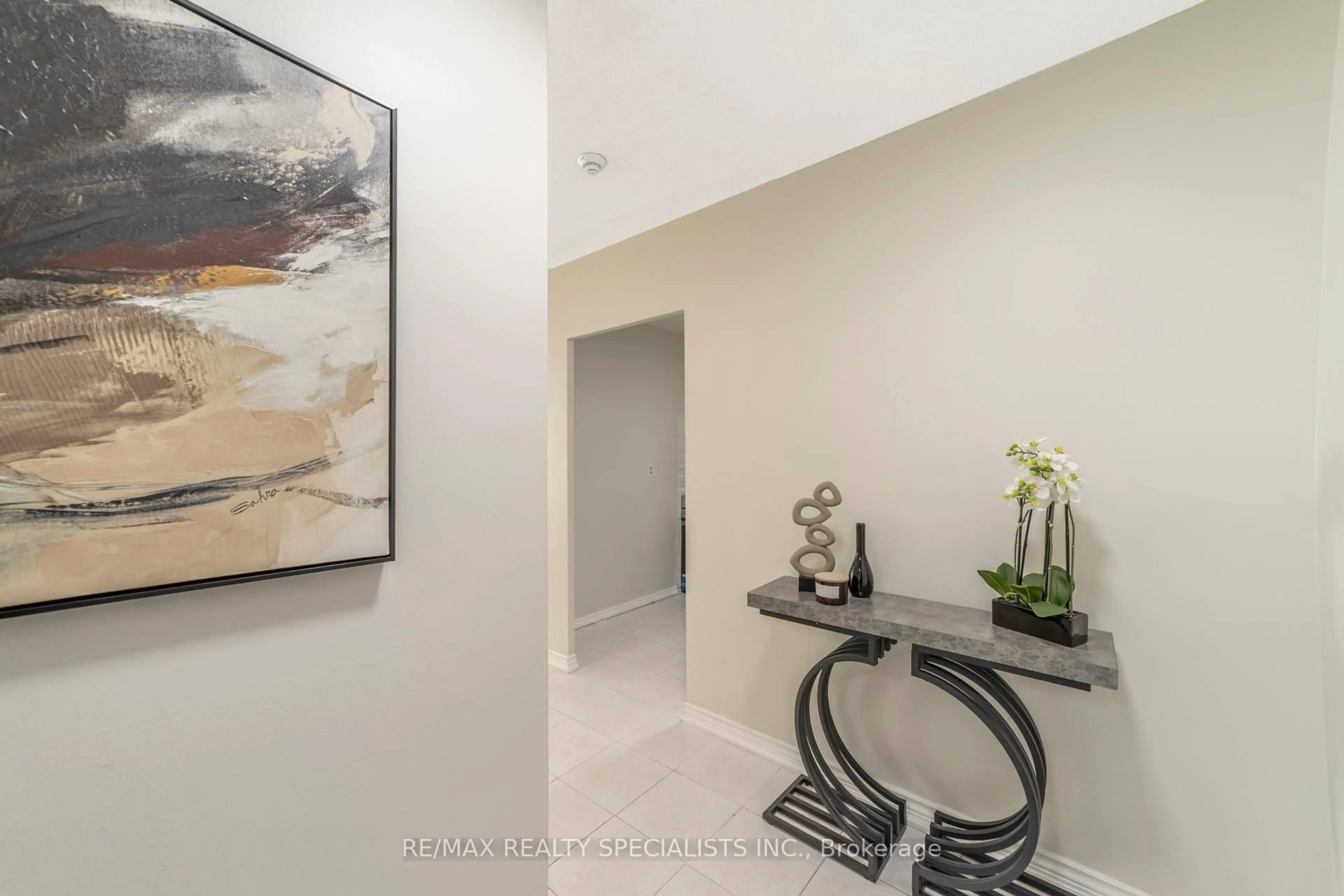 Indoor entryway for 366 The East Mall #137, Toronto Ontario M9B 6C6