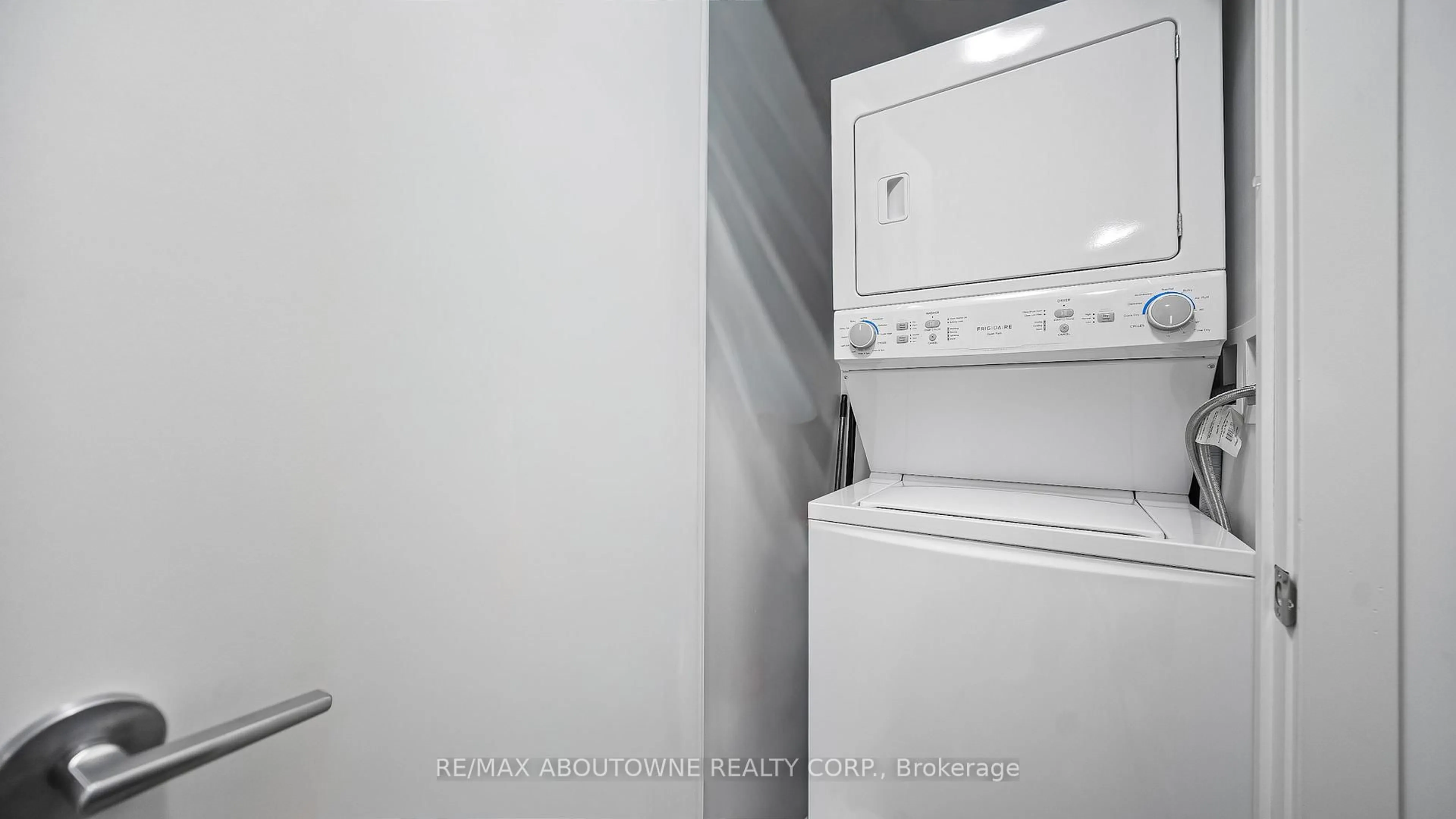 Laundry room for 556 Marlee Ave #412, Toronto Ontario M6B 0B1