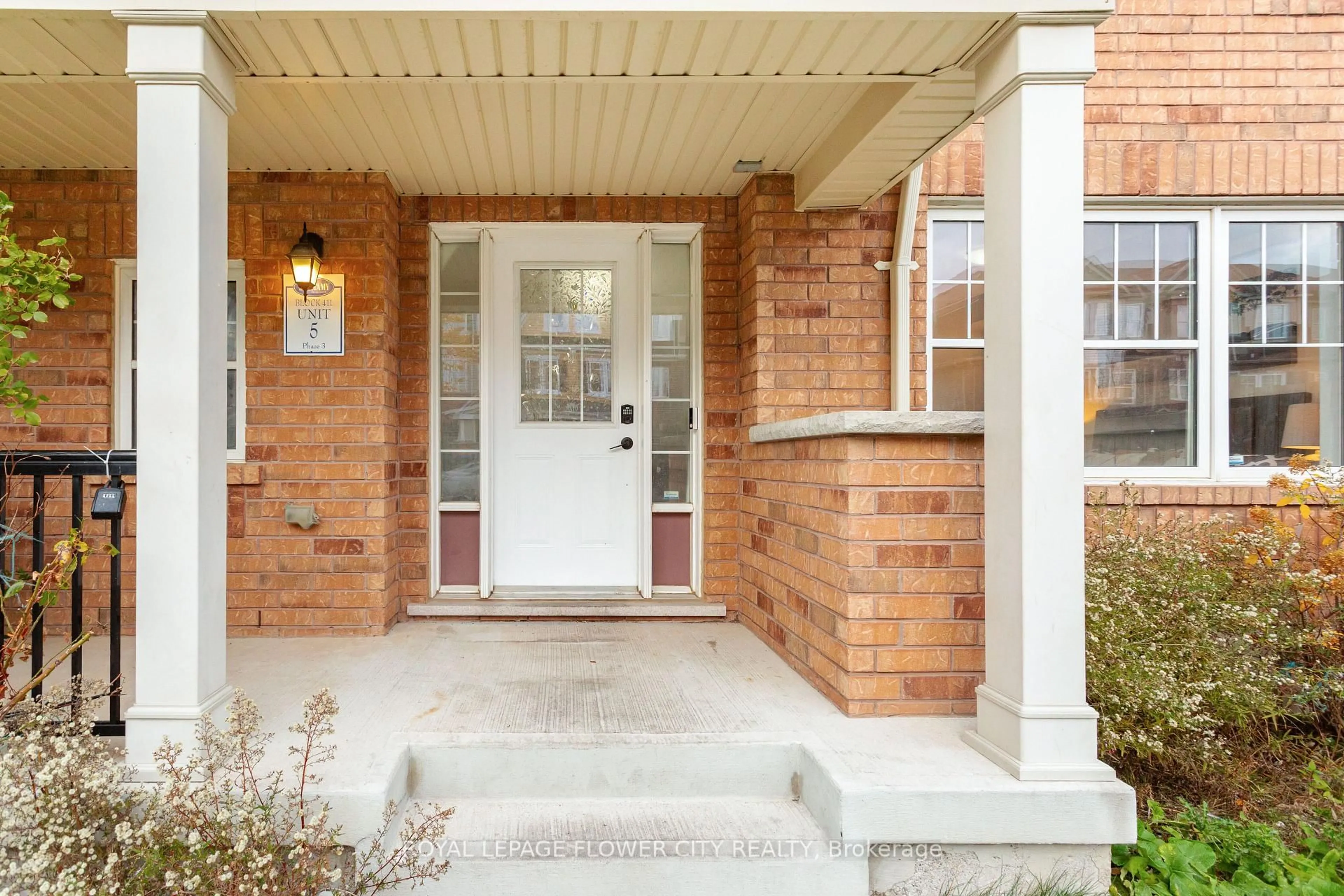 Home with brick exterior material, street for 41 Vanhorne Clse, Brampton Ontario L7A 0X8