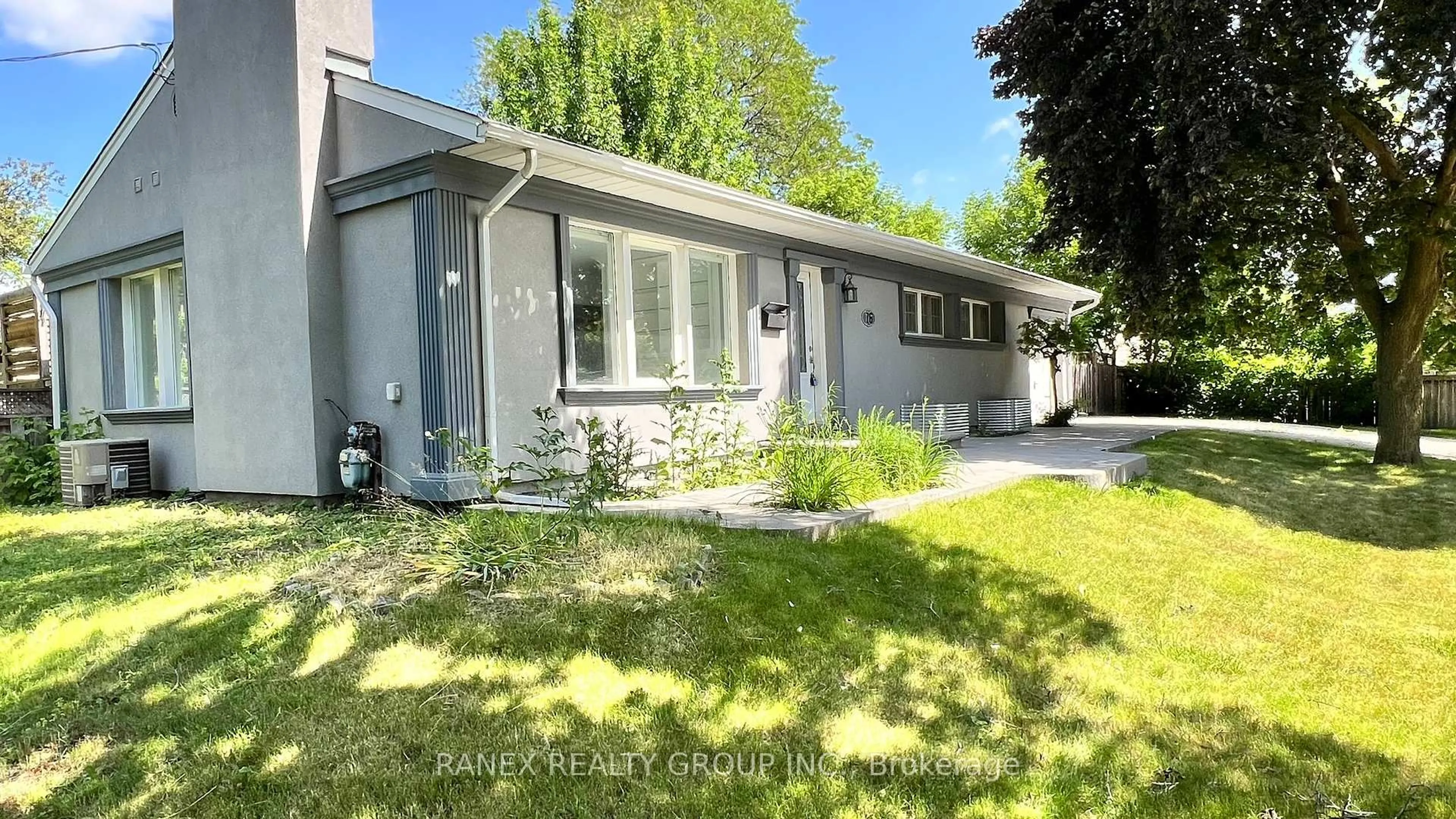 Home with vinyl exterior material, street for 76 Eldomar Ave, Brampton Ontario L6W 1R3