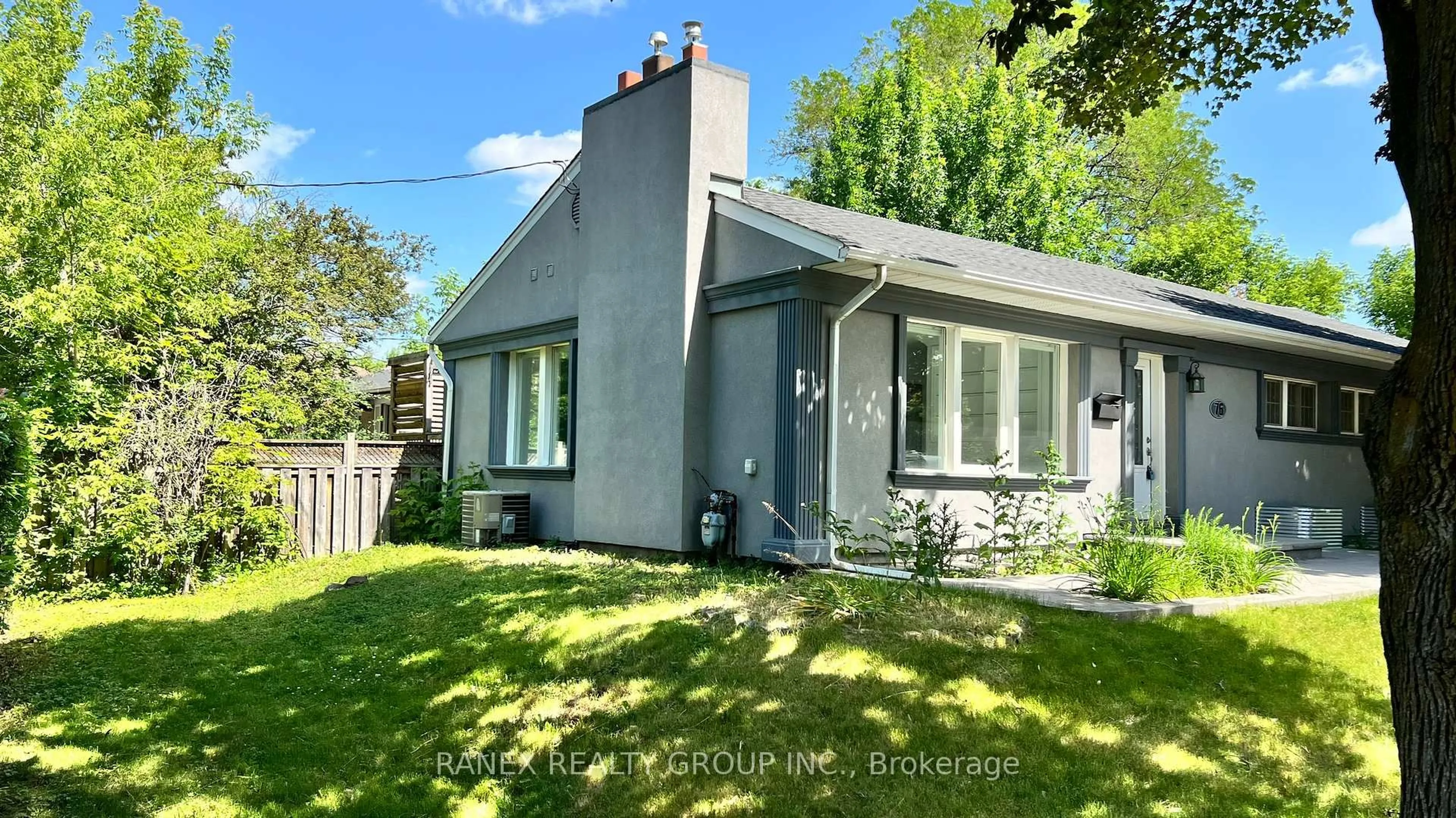 A pic from outside/outdoor area/front of a property/back of a property/a pic from drone, street for 76 Eldomar Ave, Brampton Ontario L6W 1R3