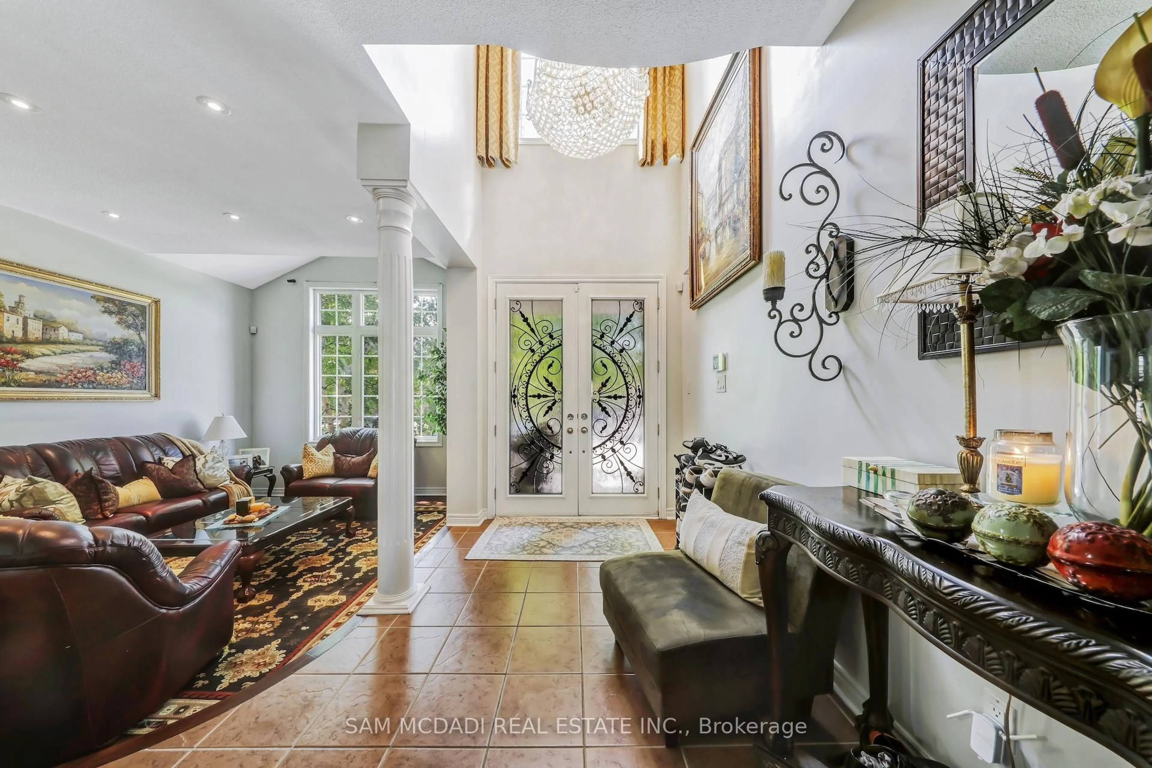 Indoor entryway for 3306 Fox Run Circ, Oakville Ontario L6L 6W5