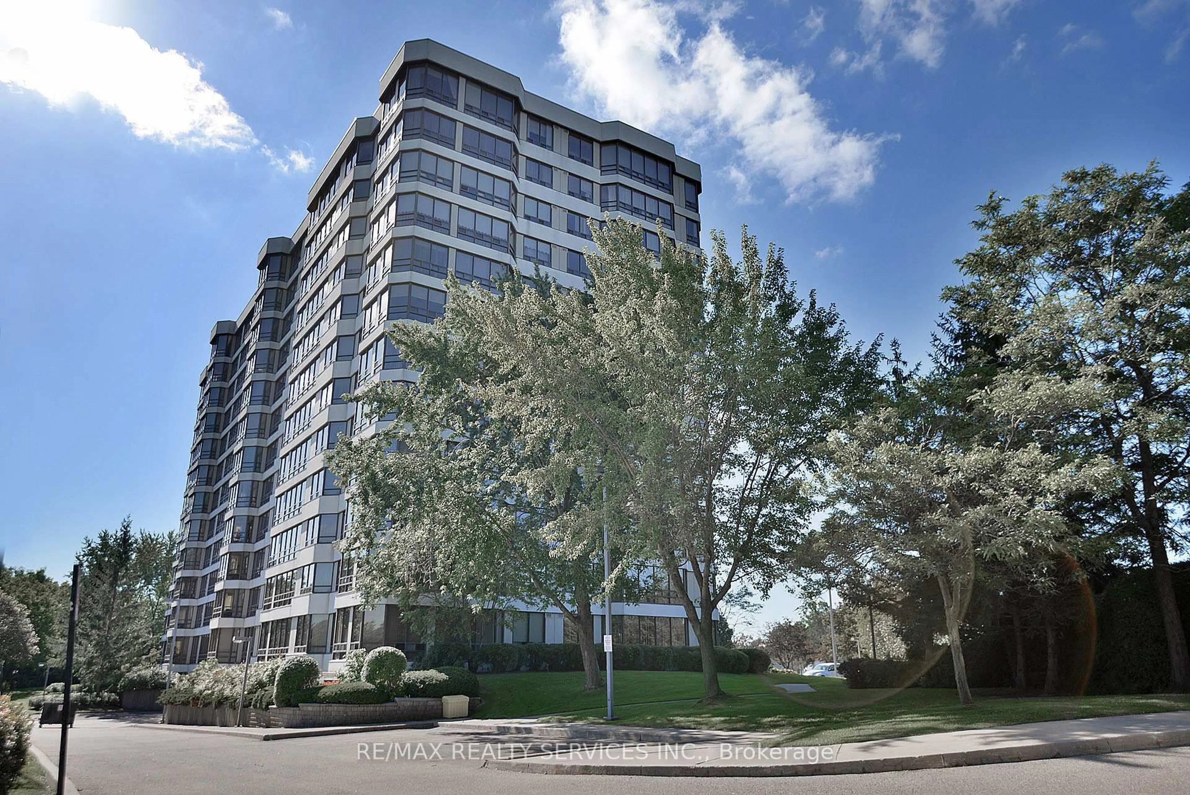 Unknown for 330 Mill St #402, Brampton Ontario L6Y 3V3