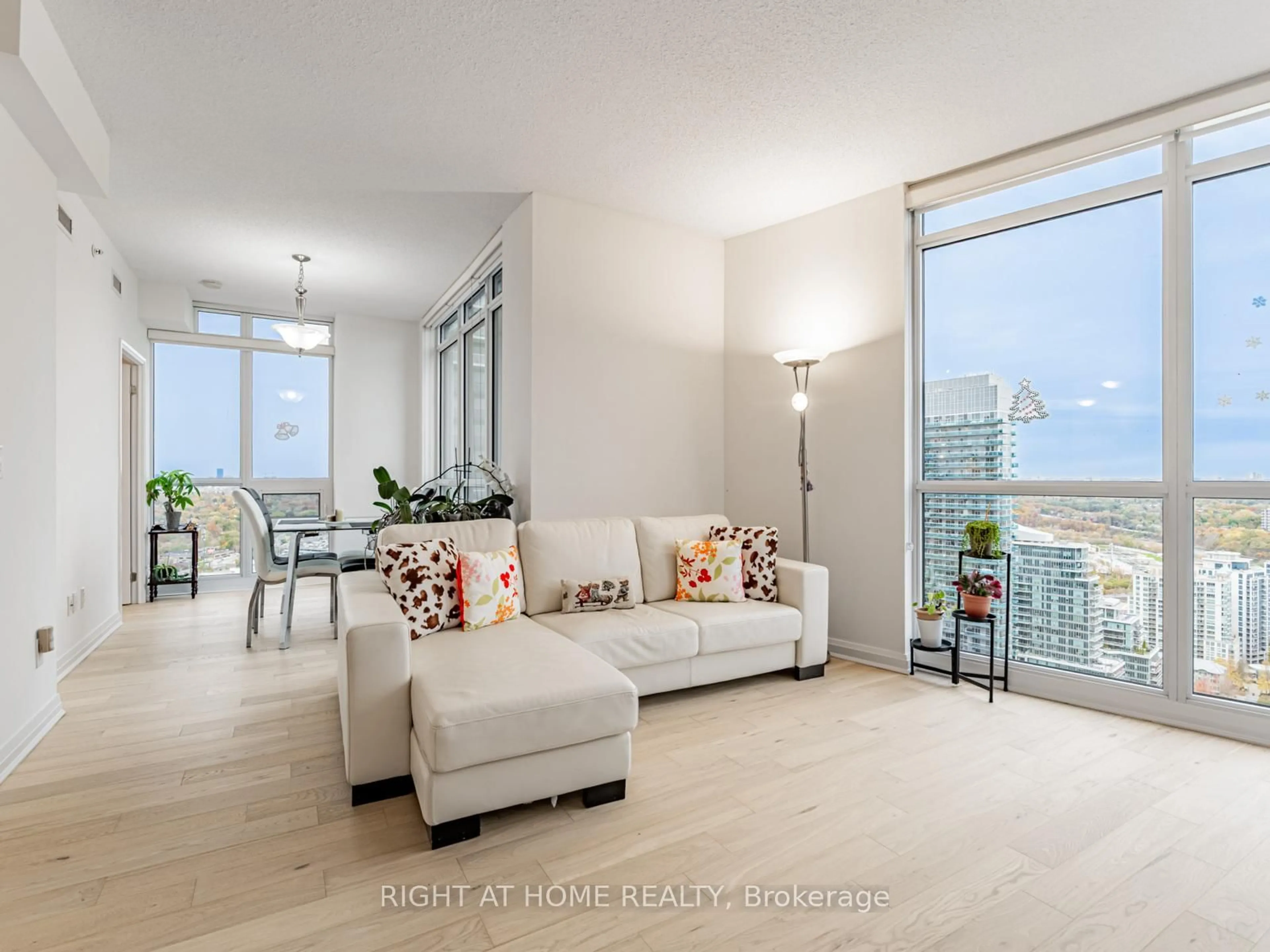 Living room with furniture, unknown for 59 ANNIE CRAIG Dr #3507, Toronto Ontario M8V 0C4