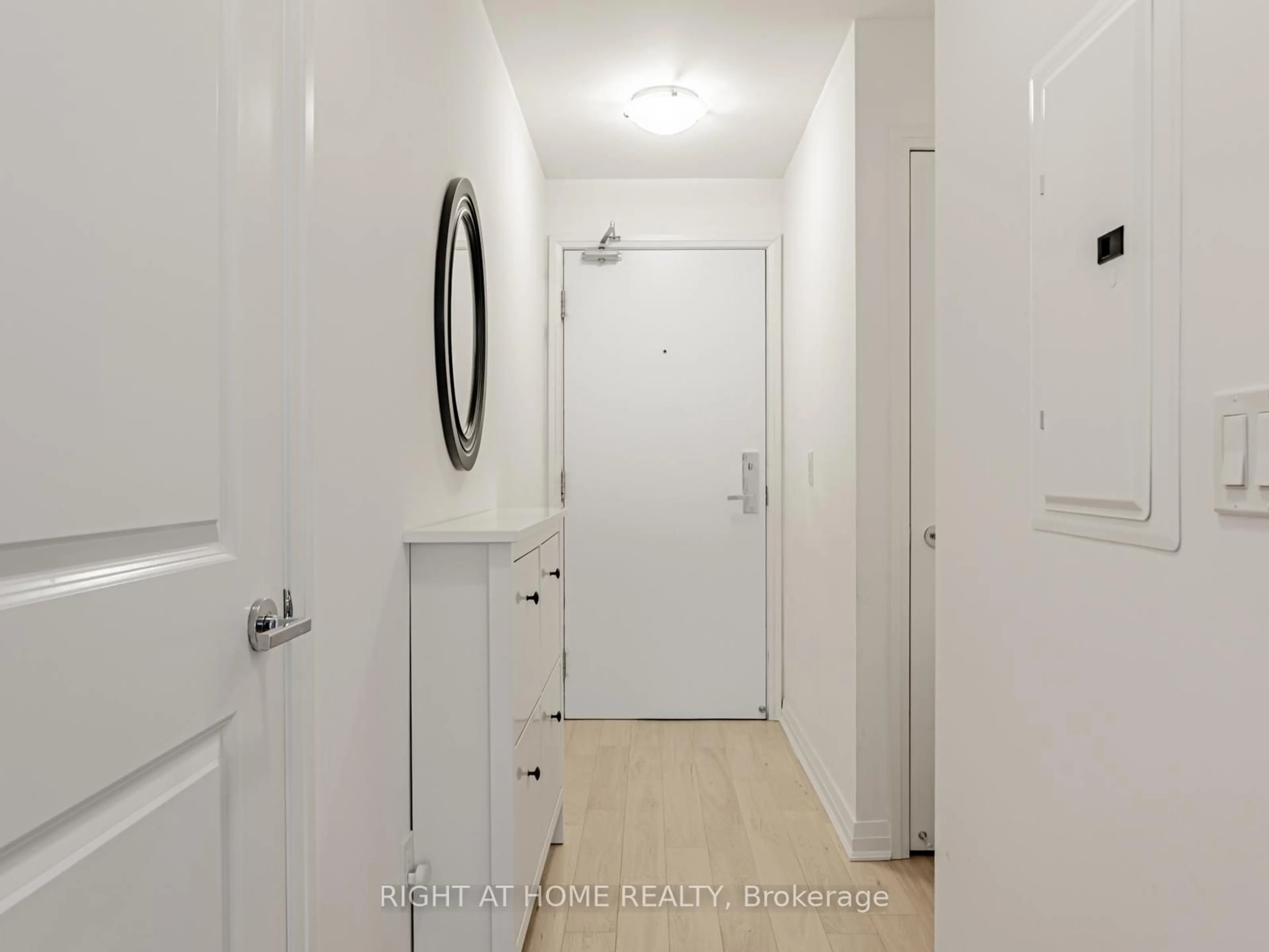 Indoor entryway for 59 ANNIE CRAIG Dr #3507, Toronto Ontario M8V 0C4