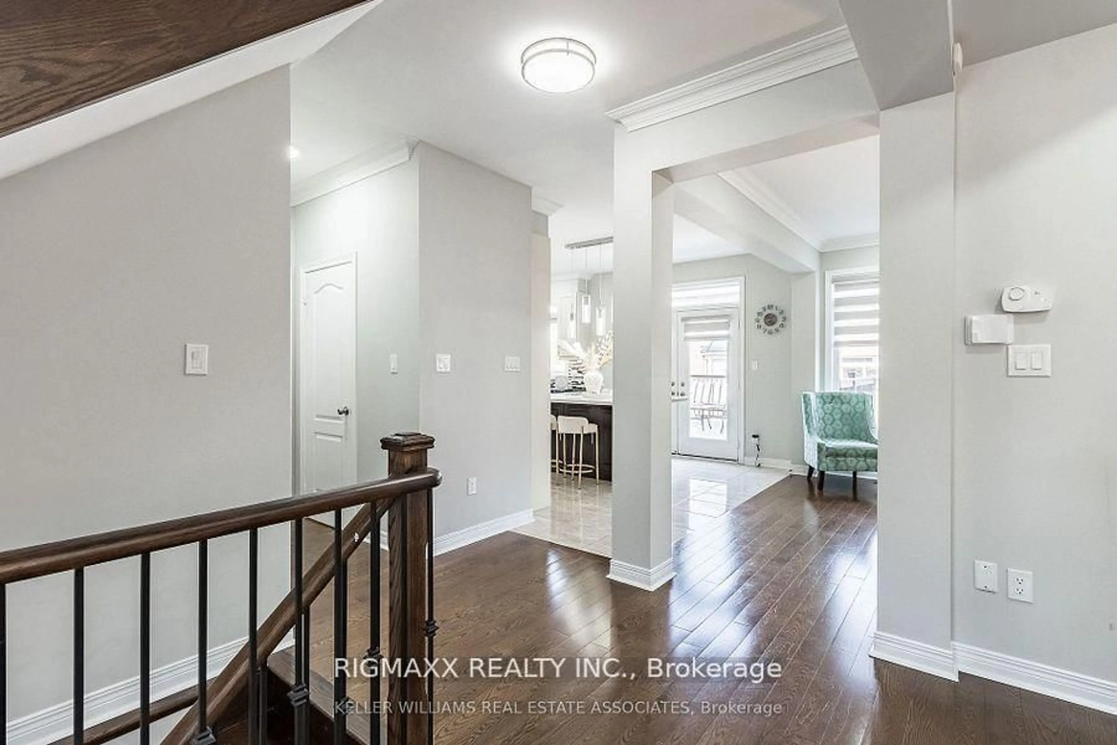 Indoor entryway for 7 Villanova Rd, Brampton Ontario L6Y 2Z4