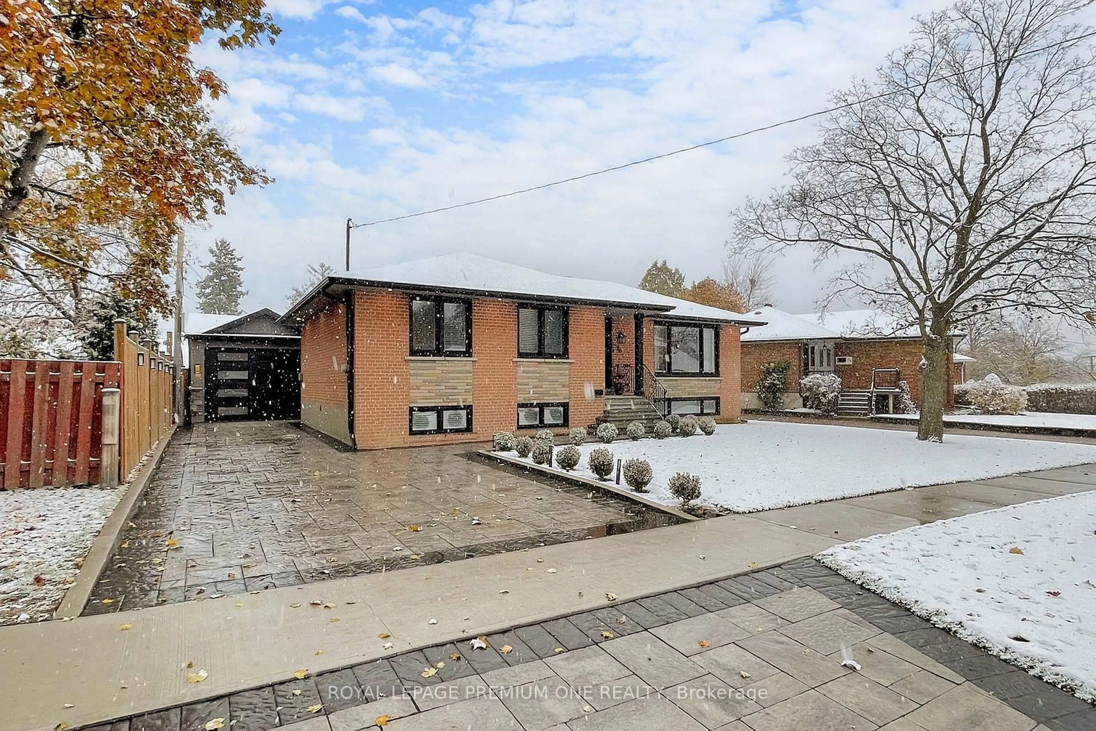 A pic from outside/outdoor area/front of a property/back of a property/a pic from drone, street for 76 Alhart Dr, Toronto Ontario M9V 2N4