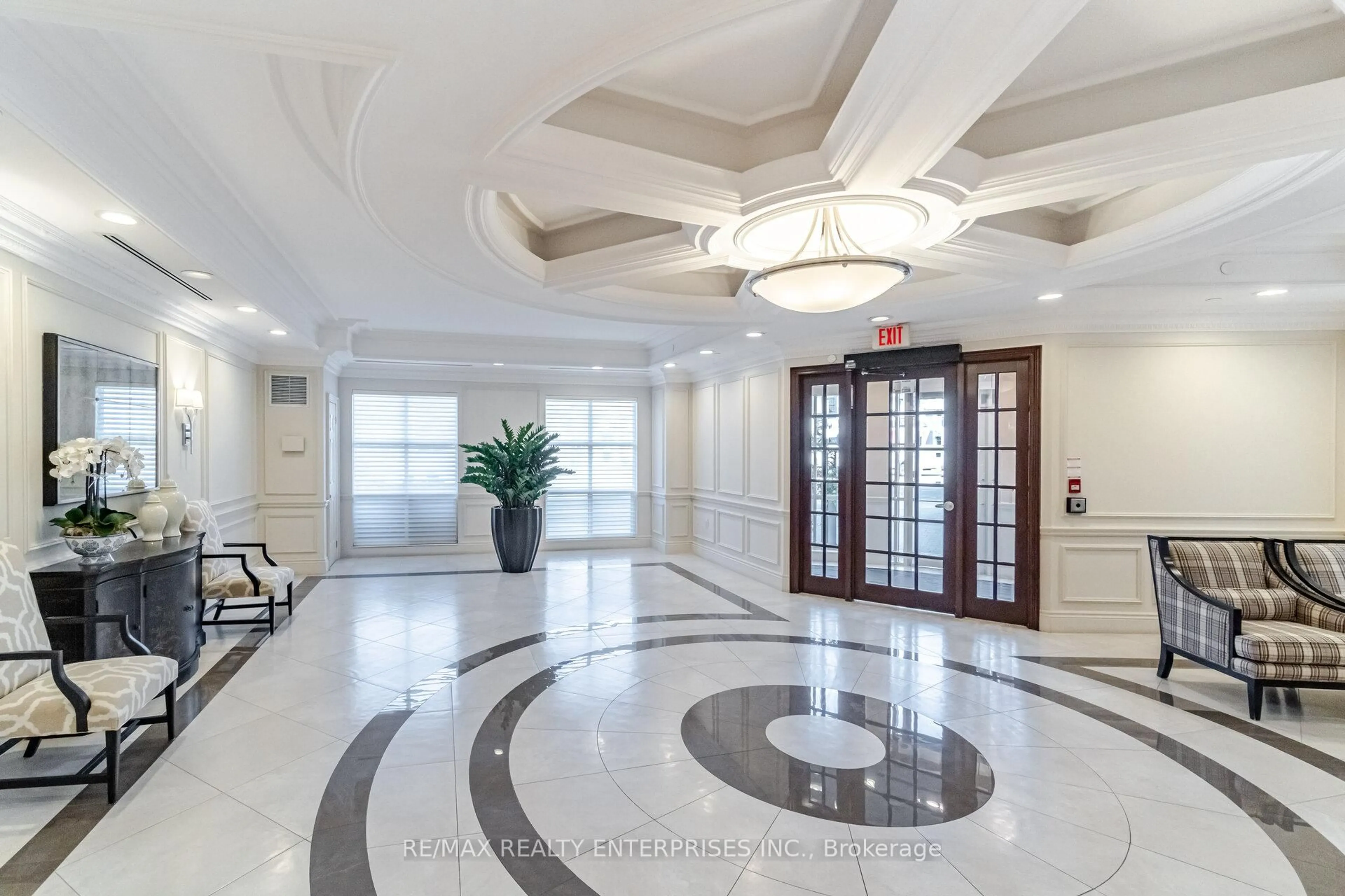 Indoor foyer for 3085 Bloor St #PH07, Toronto Ontario M8X 1C9