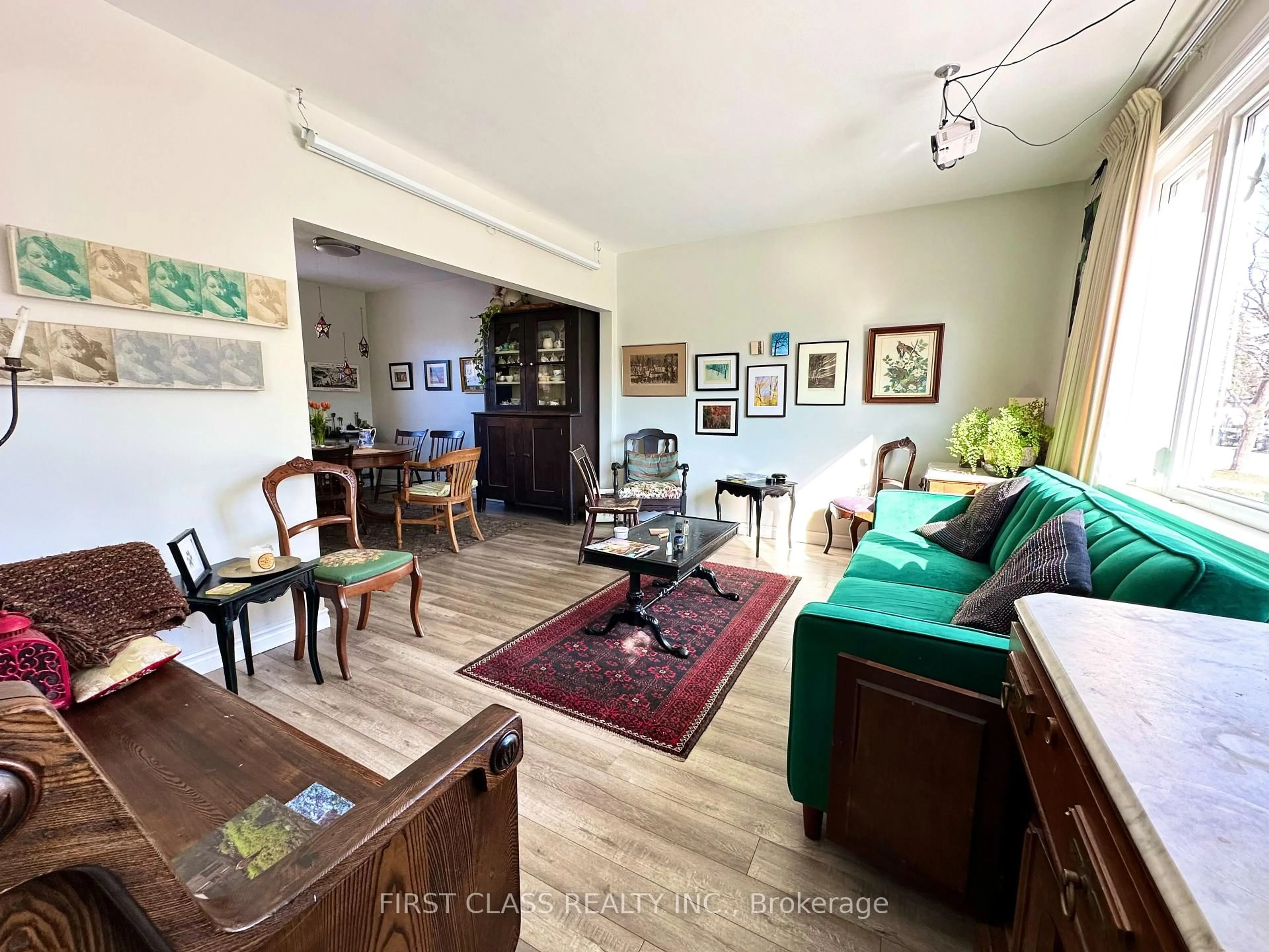 Living room with furniture, unknown for 82 Hillcroft Dr, Toronto Ontario M9B 4X9