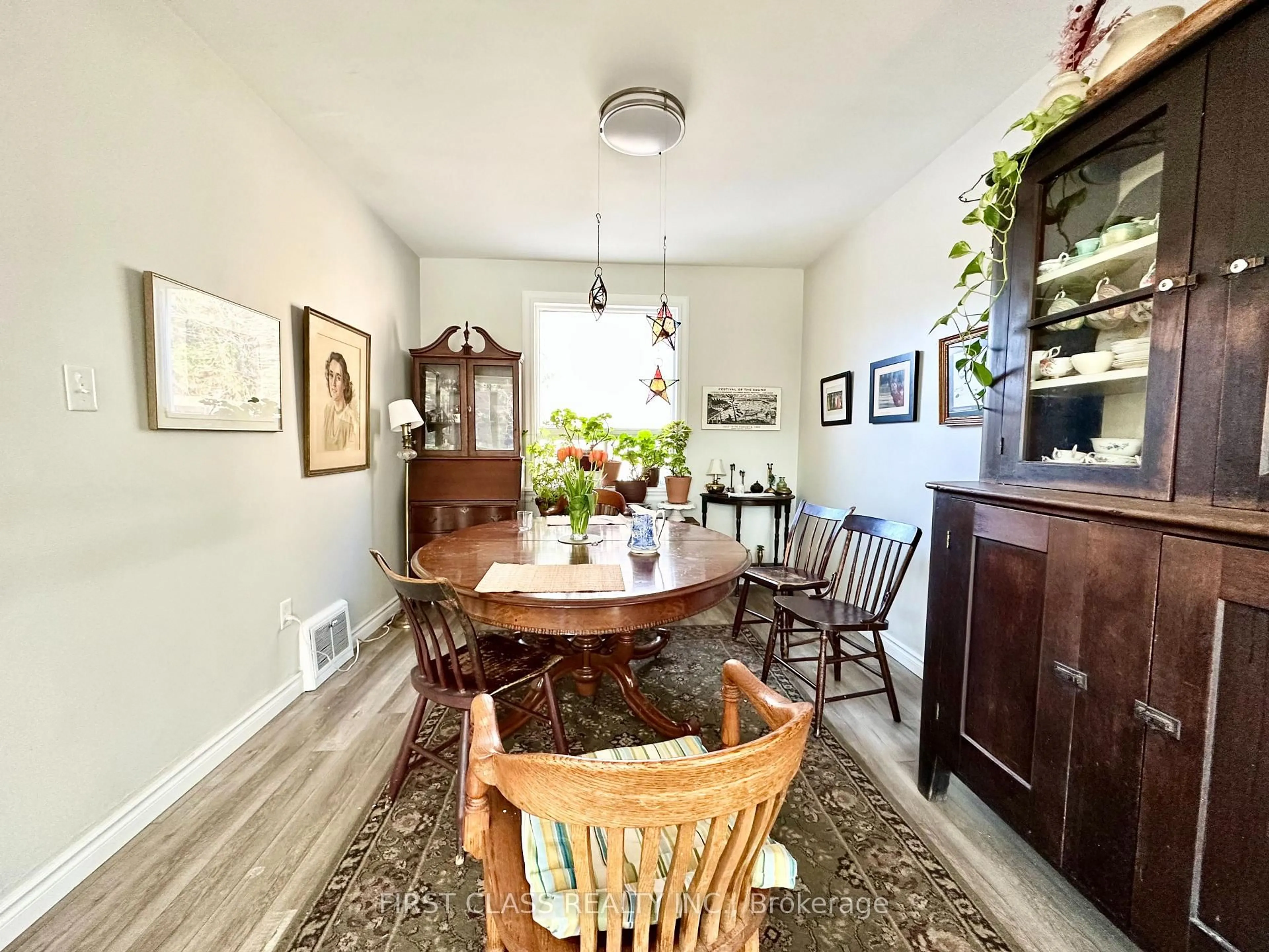 Dining room, unknown for 82 Hillcroft Dr, Toronto Ontario M9B 4X9