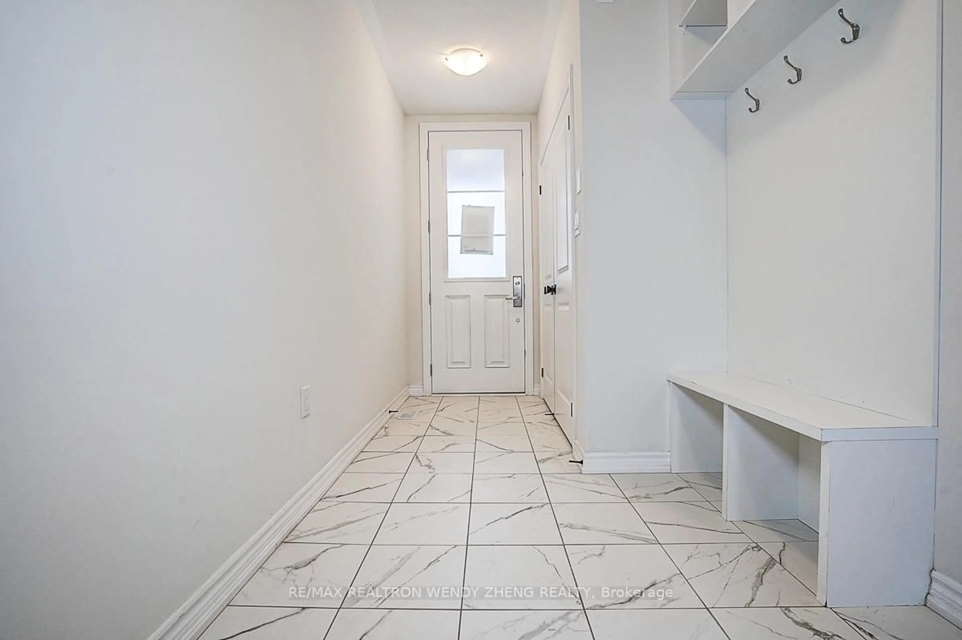 Indoor entryway for 34 Vestry Way, Brampton Ontario L6P 0N5