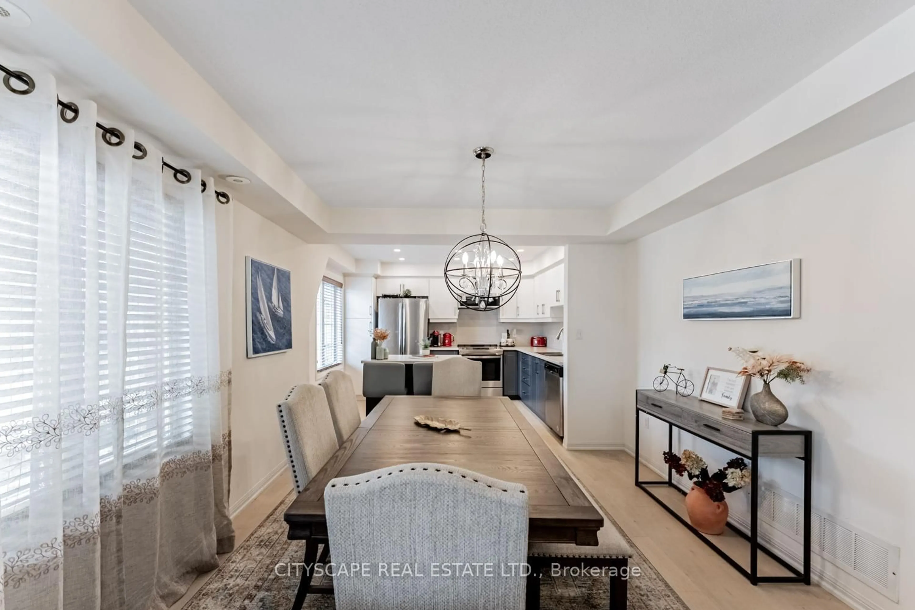 Dining room, unknown for 700 Neighbourhood Circ #3, Mississauga Ontario L5B 0A6