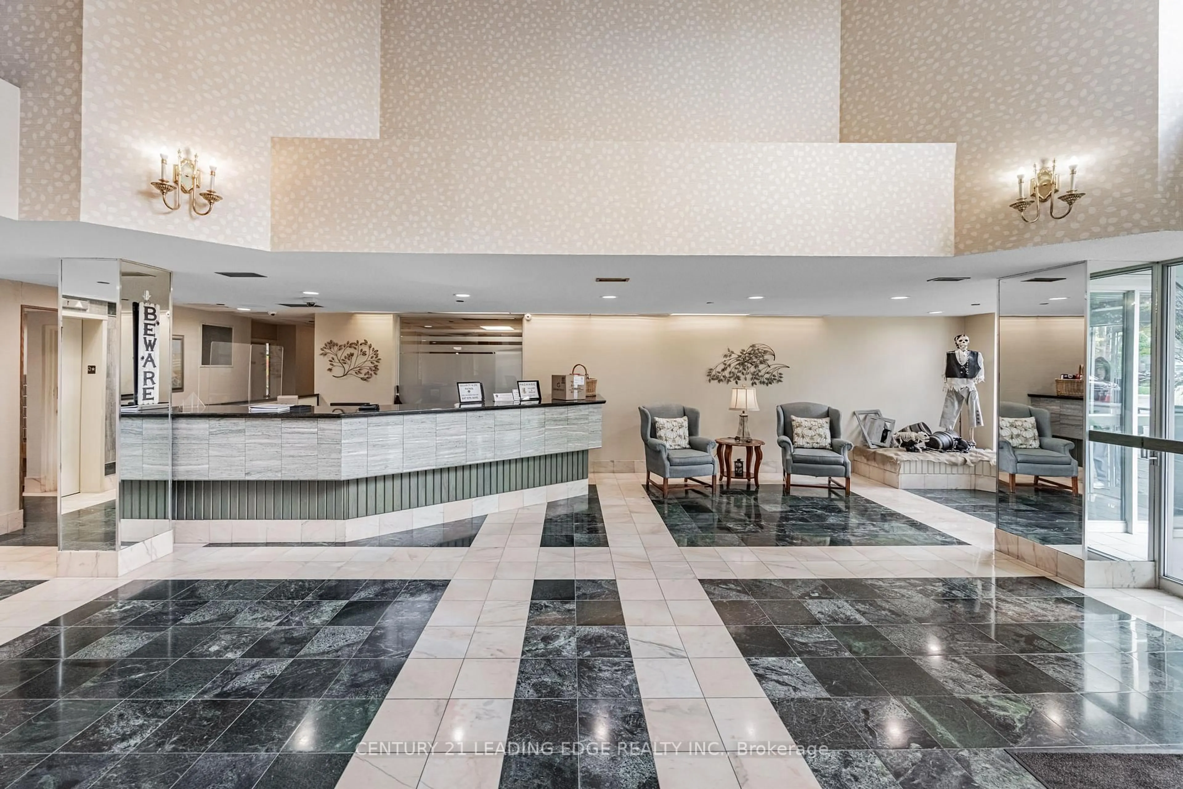 Lobby for 310 Mill St #401, Brampton Ontario L6Y 3B1