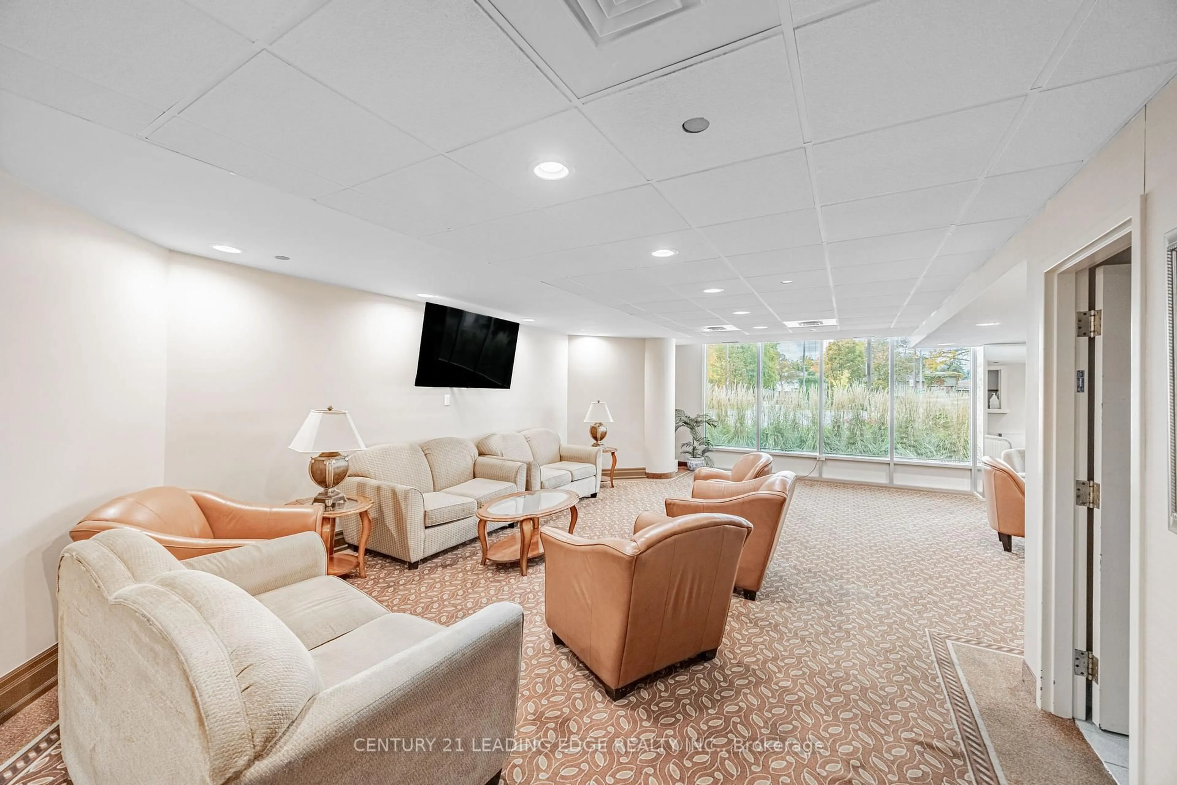 Lobby for 310 Mill St #401, Brampton Ontario L6Y 3B1