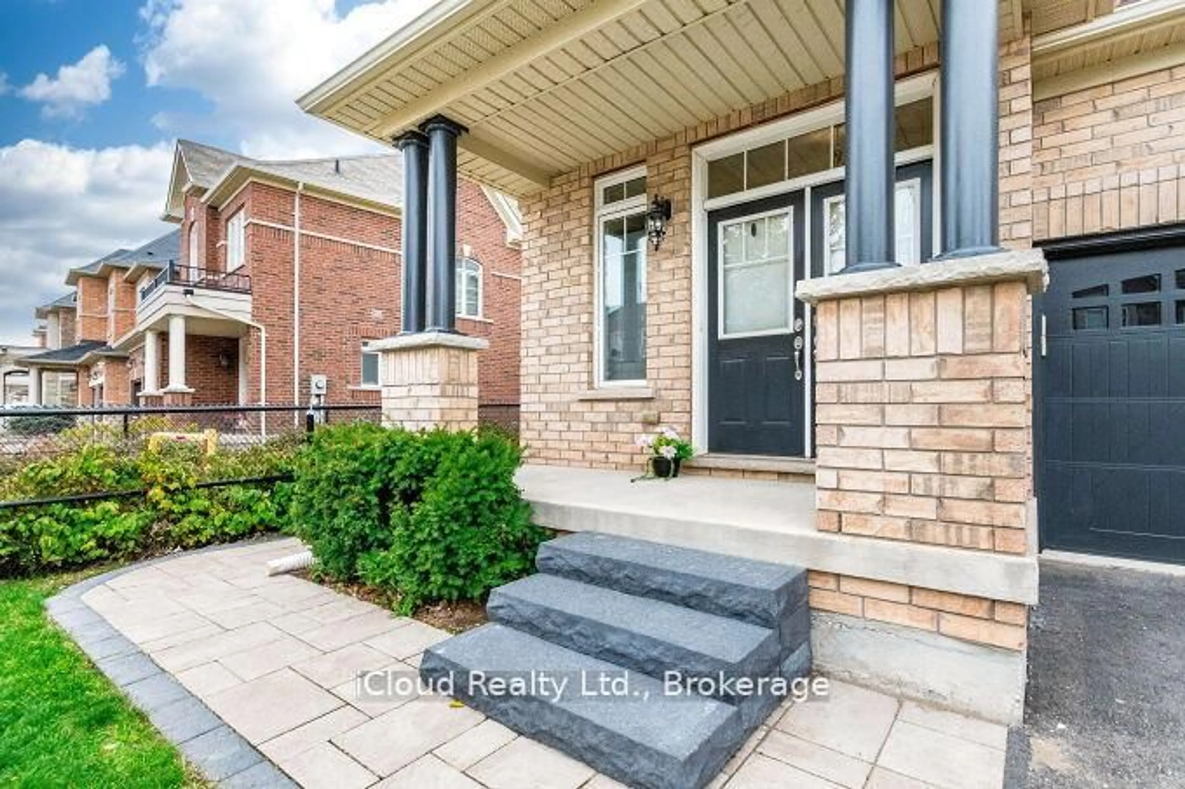 Home with brick exterior material, street for 109 Kaitting Tr, Oakville Ontario L6M 0T6
