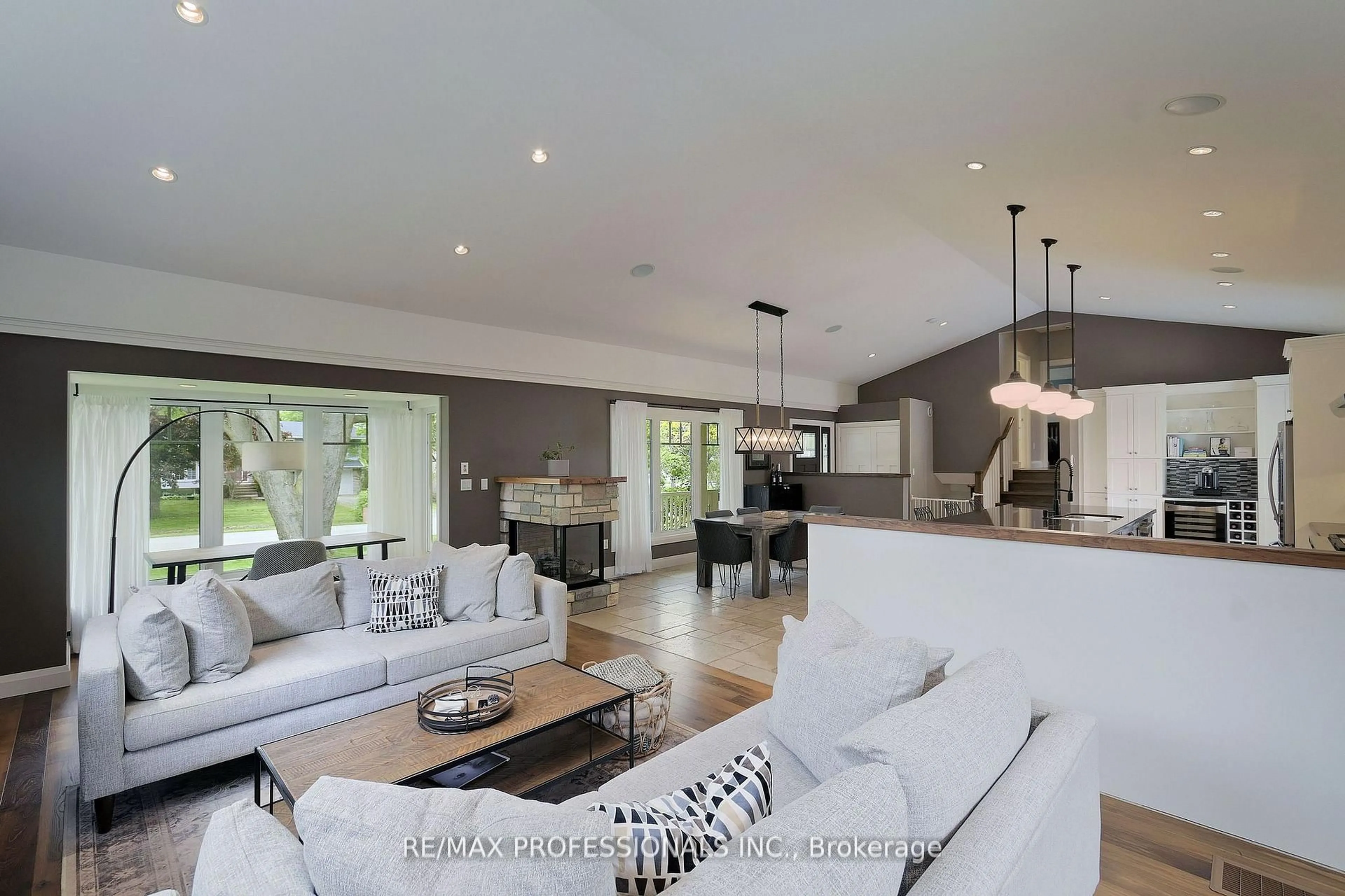 Open concept kitchen, unknown for 321 Wendy Lane, Oakville Ontario L6L 4P9