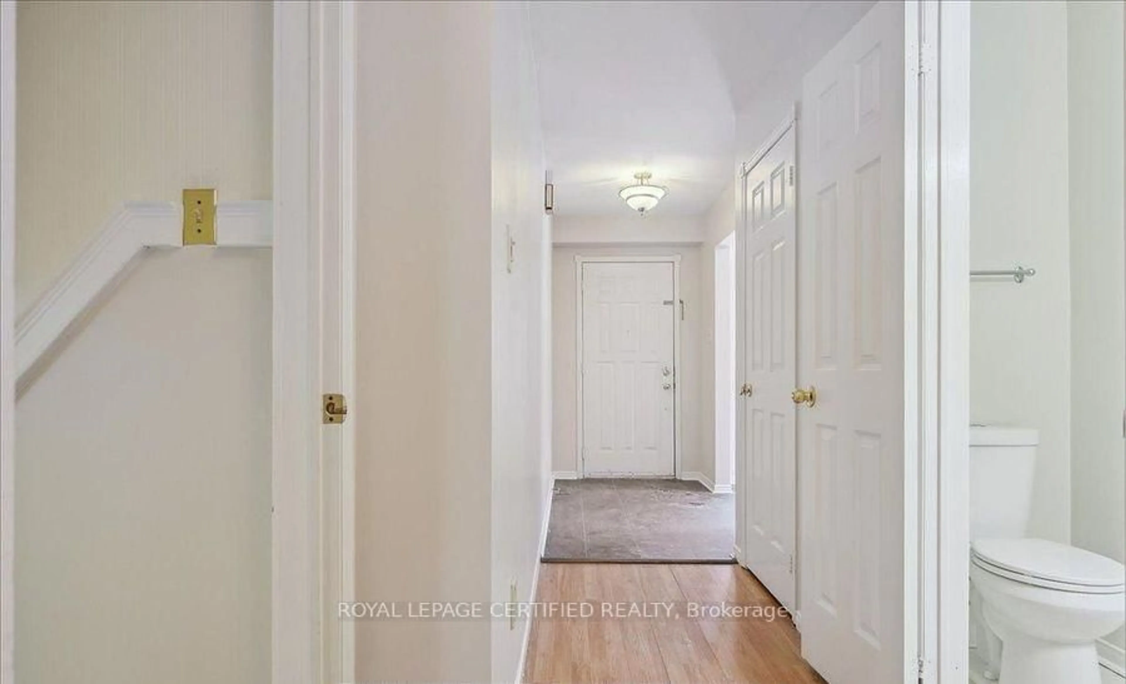 Indoor entryway for 3050 Orleans Rd #22, Mississauga Ontario L5L 5P7