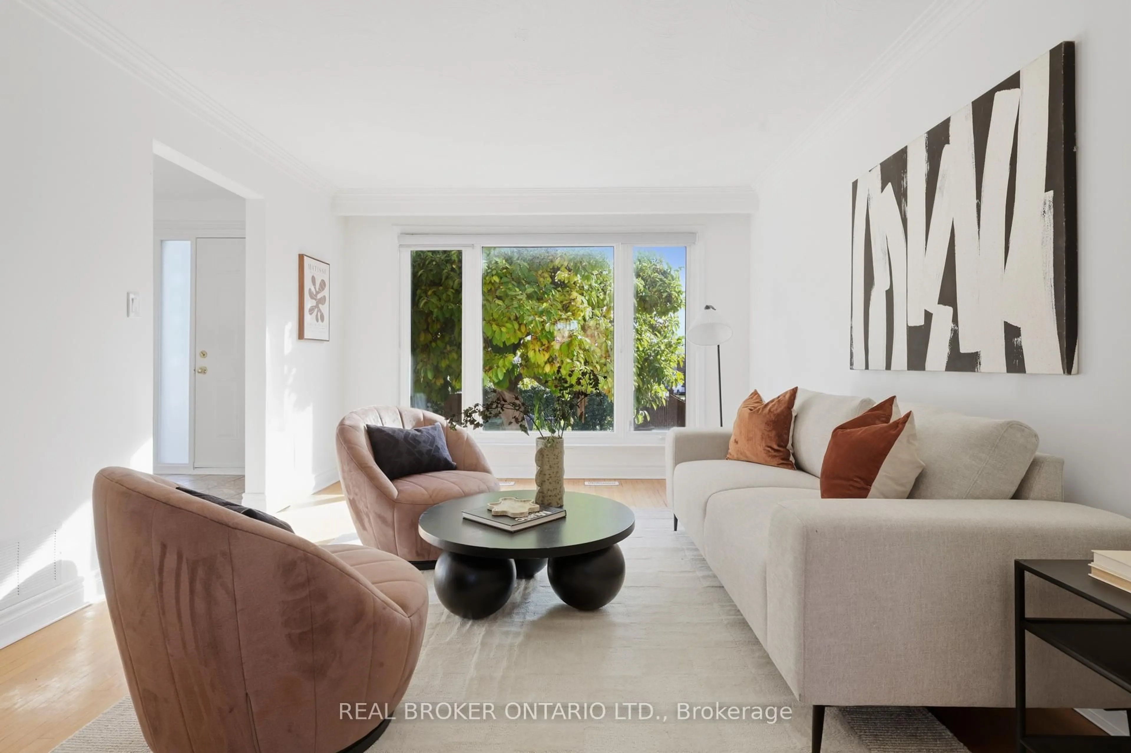 Living room with furniture, unknown for 1324 Lawrence Ave, Toronto Ontario M6L 1A7