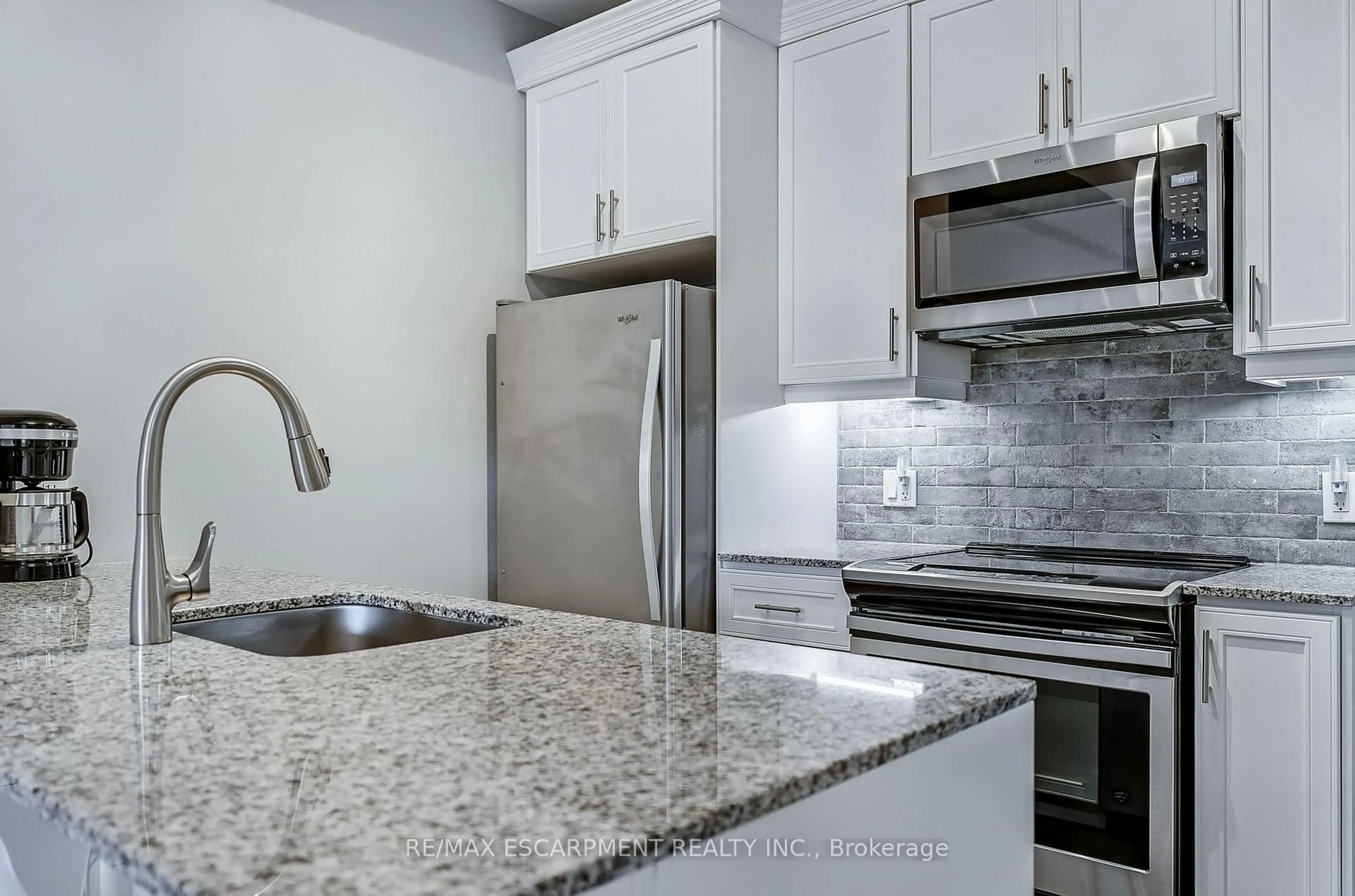 Standard kitchen, ceramic/tile floor for 4040 Upper Middle Rd #103, Burlington Ontario L7M 0H2