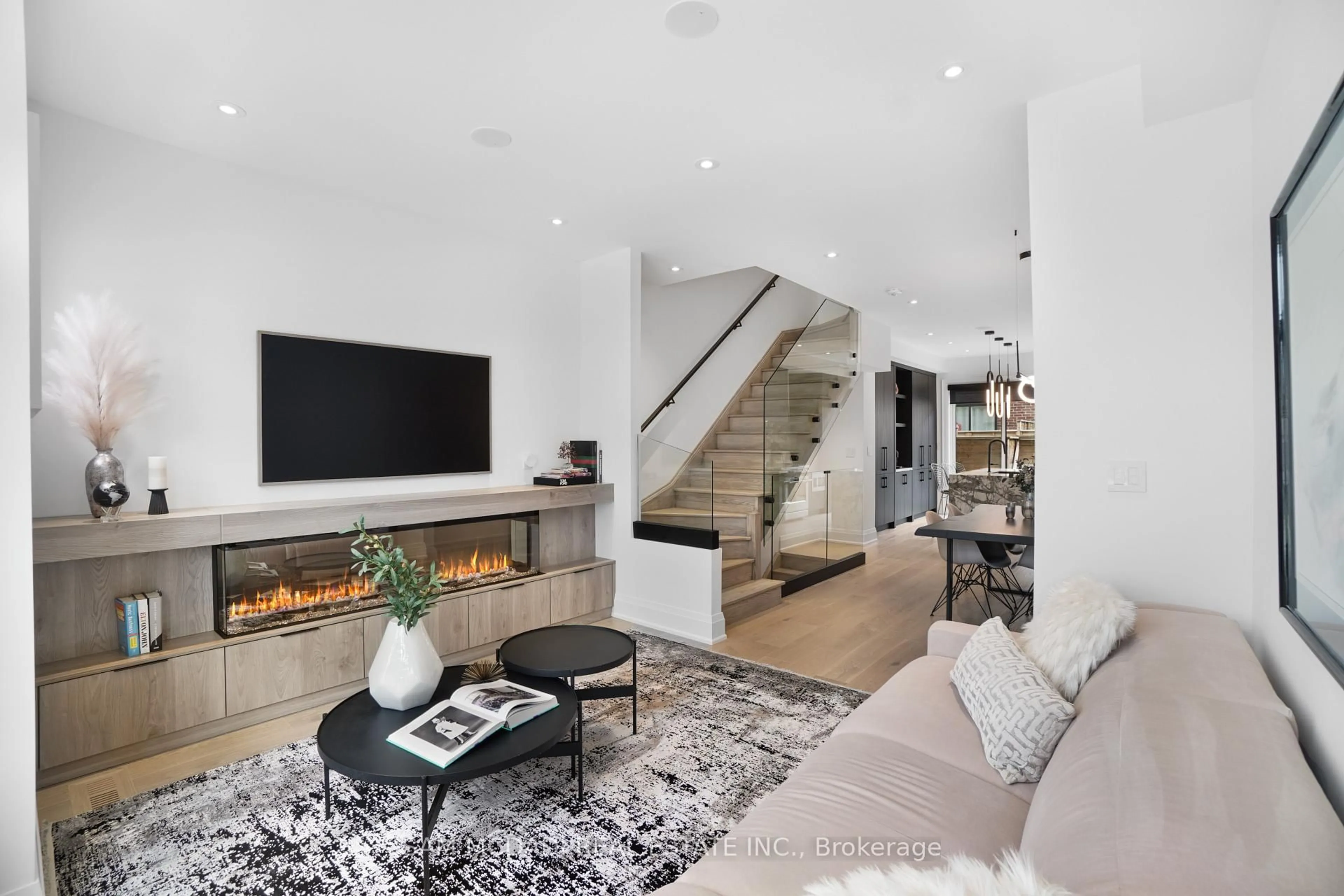 Unknown for 10 Lunar Cres #24, Mississauga Ontario L5M 2P6