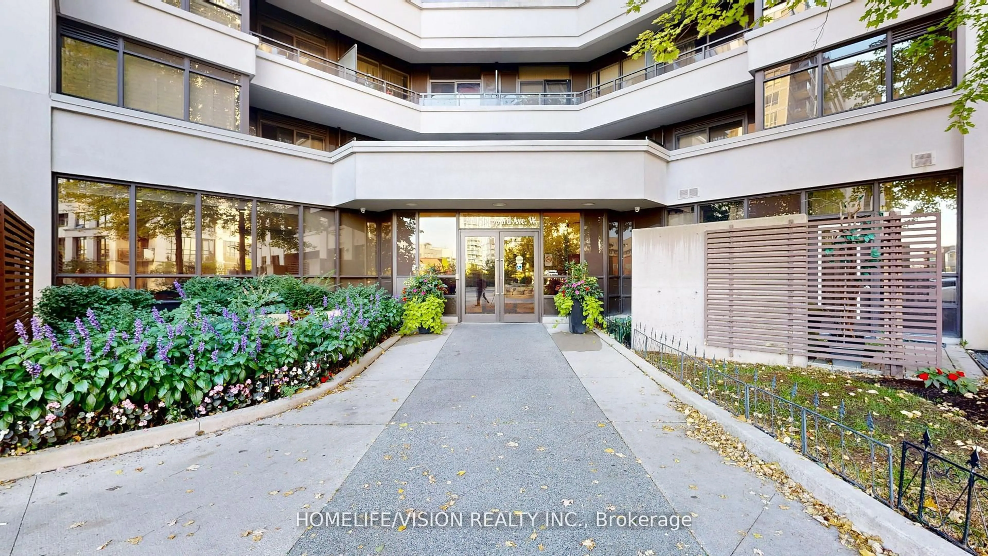 Indoor foyer for 1060 Sheppard Ave #1504, Toronto Ontario M3J 0G7