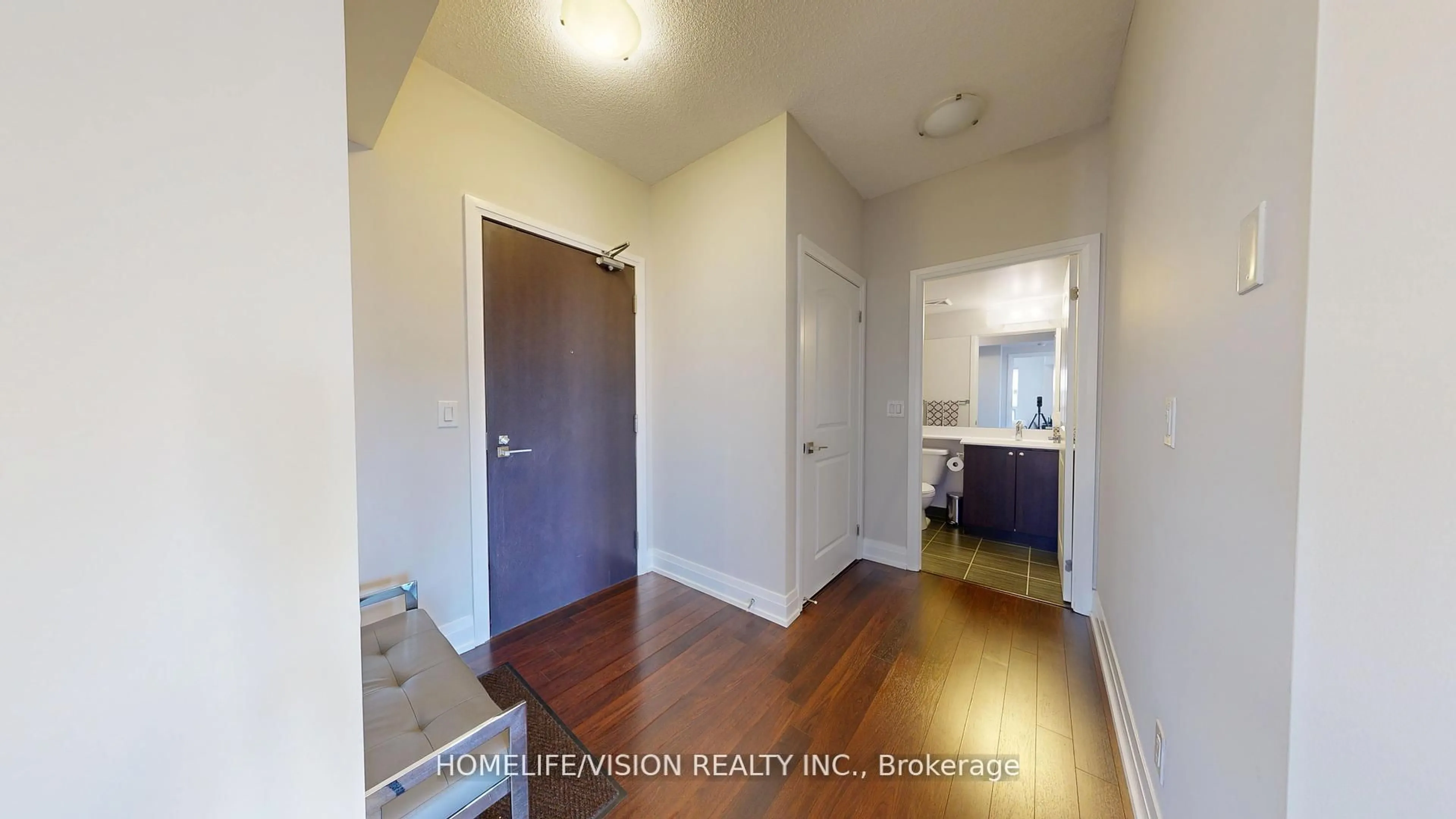 Indoor entryway for 1060 Sheppard Ave #1504, Toronto Ontario M3J 0G7