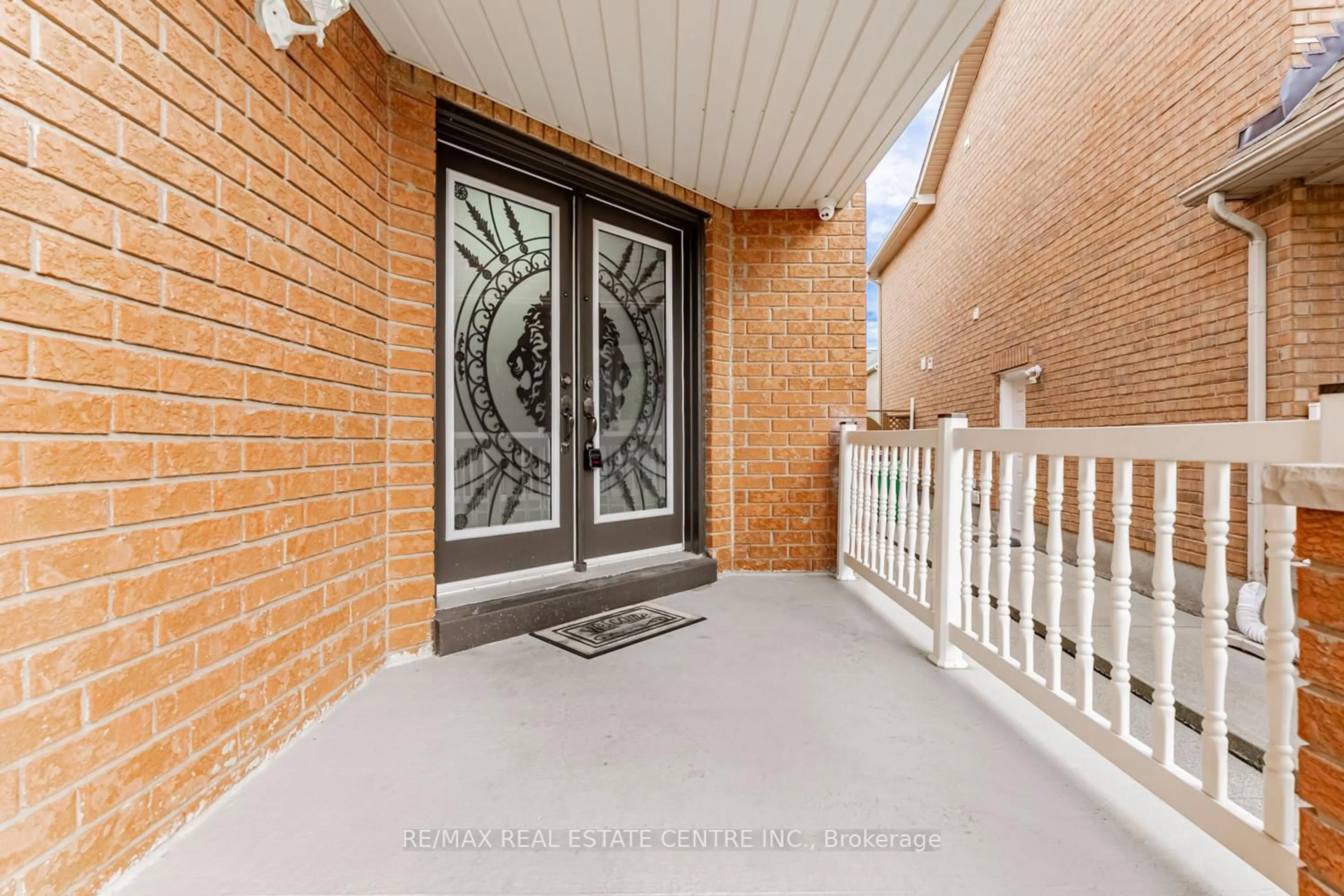 Unknown for 8 Mannel Cres, Brampton Ontario L6Y 5E1