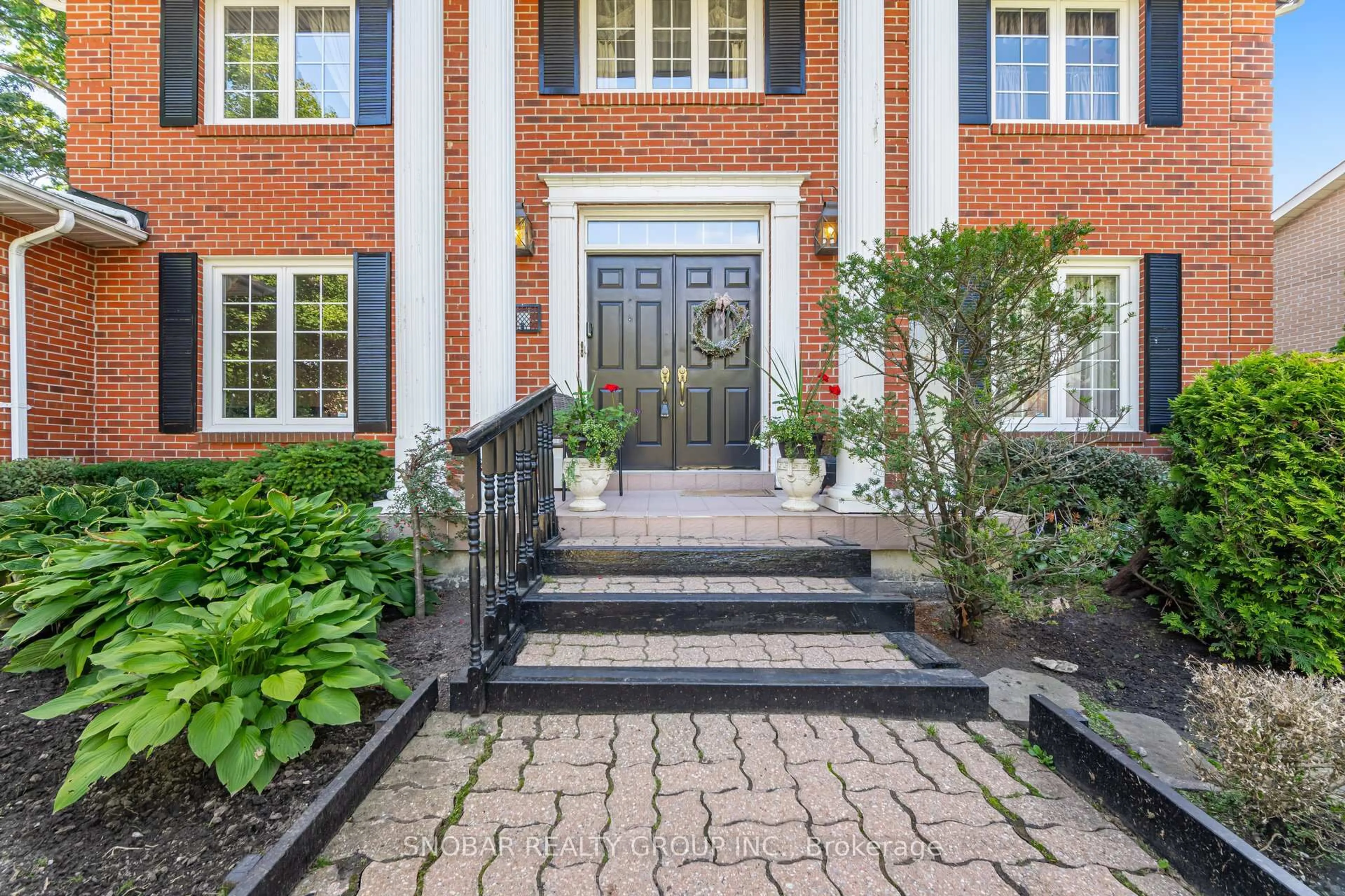 Unknown for 1511 Ballyclare Dr, Mississauga Ontario L5C 1J4