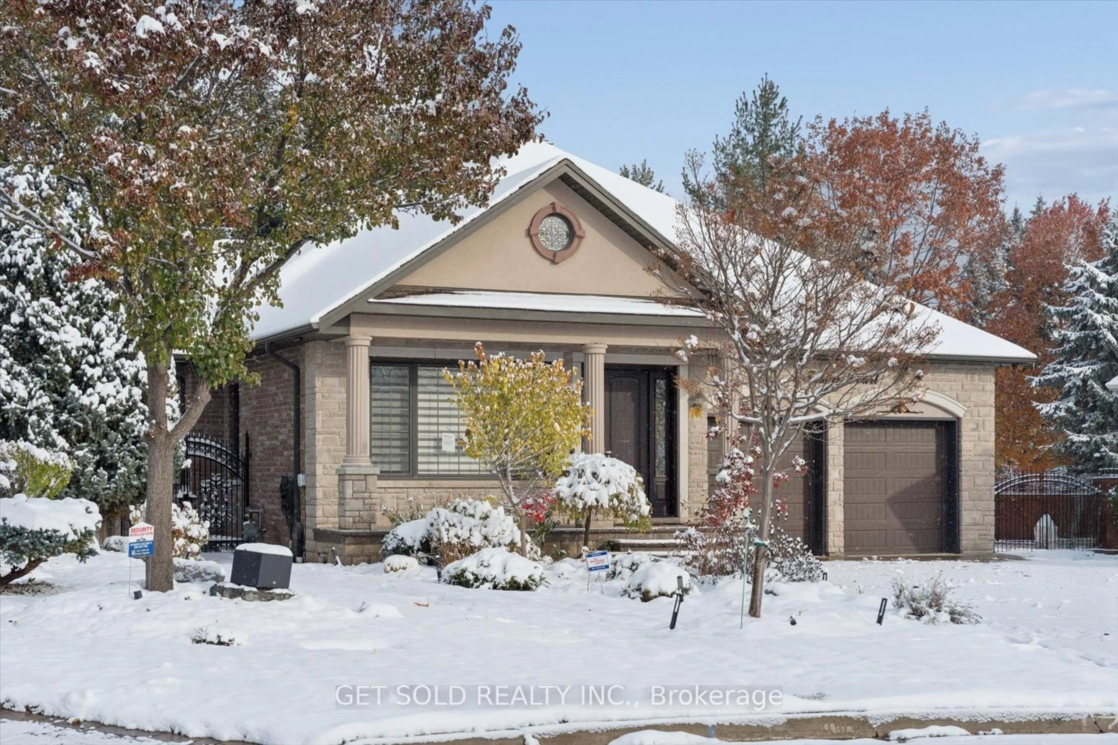 Home with brick exterior material, street for 7 Tristan Crt, Brampton Ontario L6Y 5S2