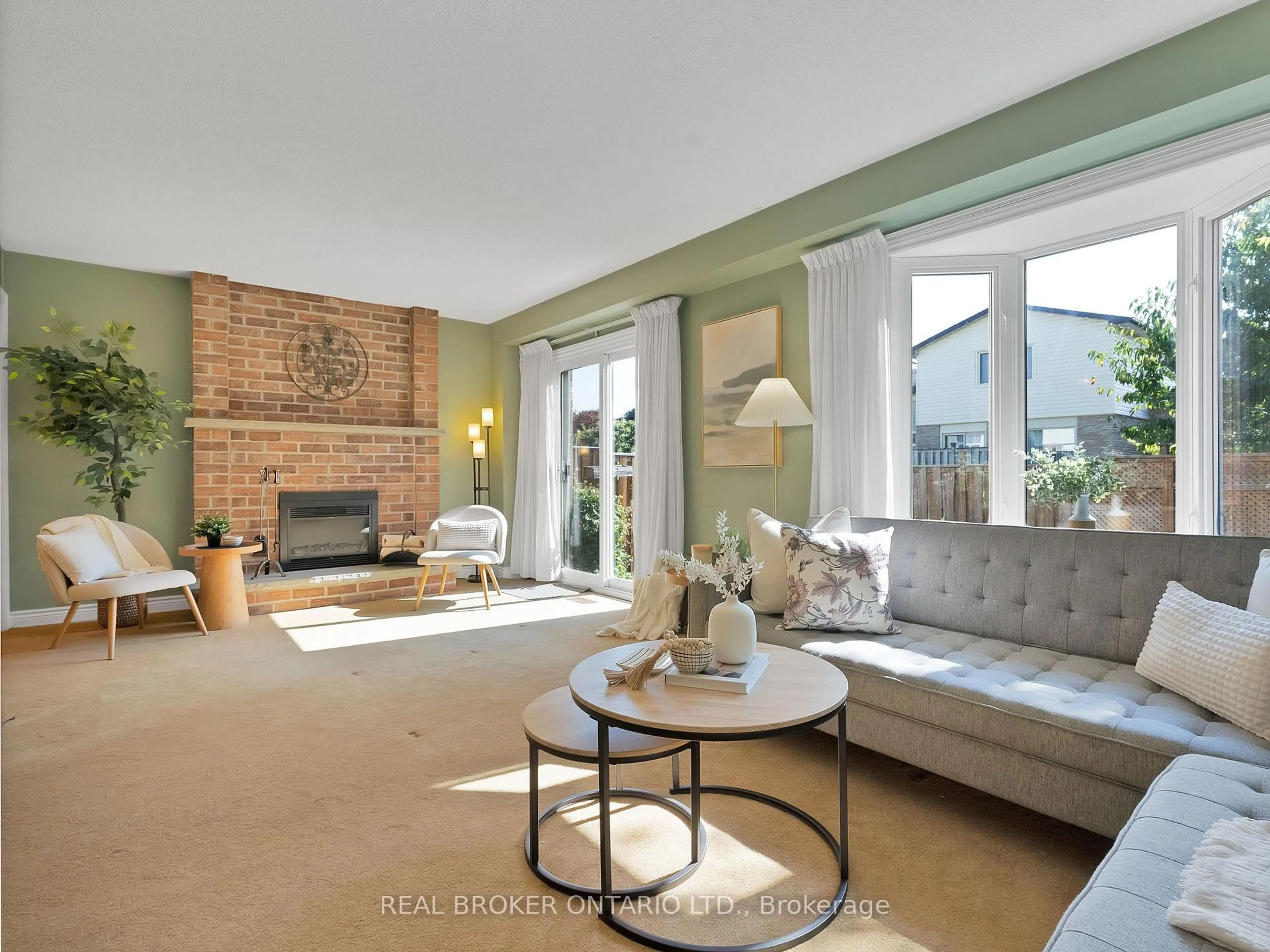 Living room with furniture, unknown for 46 Swennen Dr, Brampton Ontario L6V 4E2