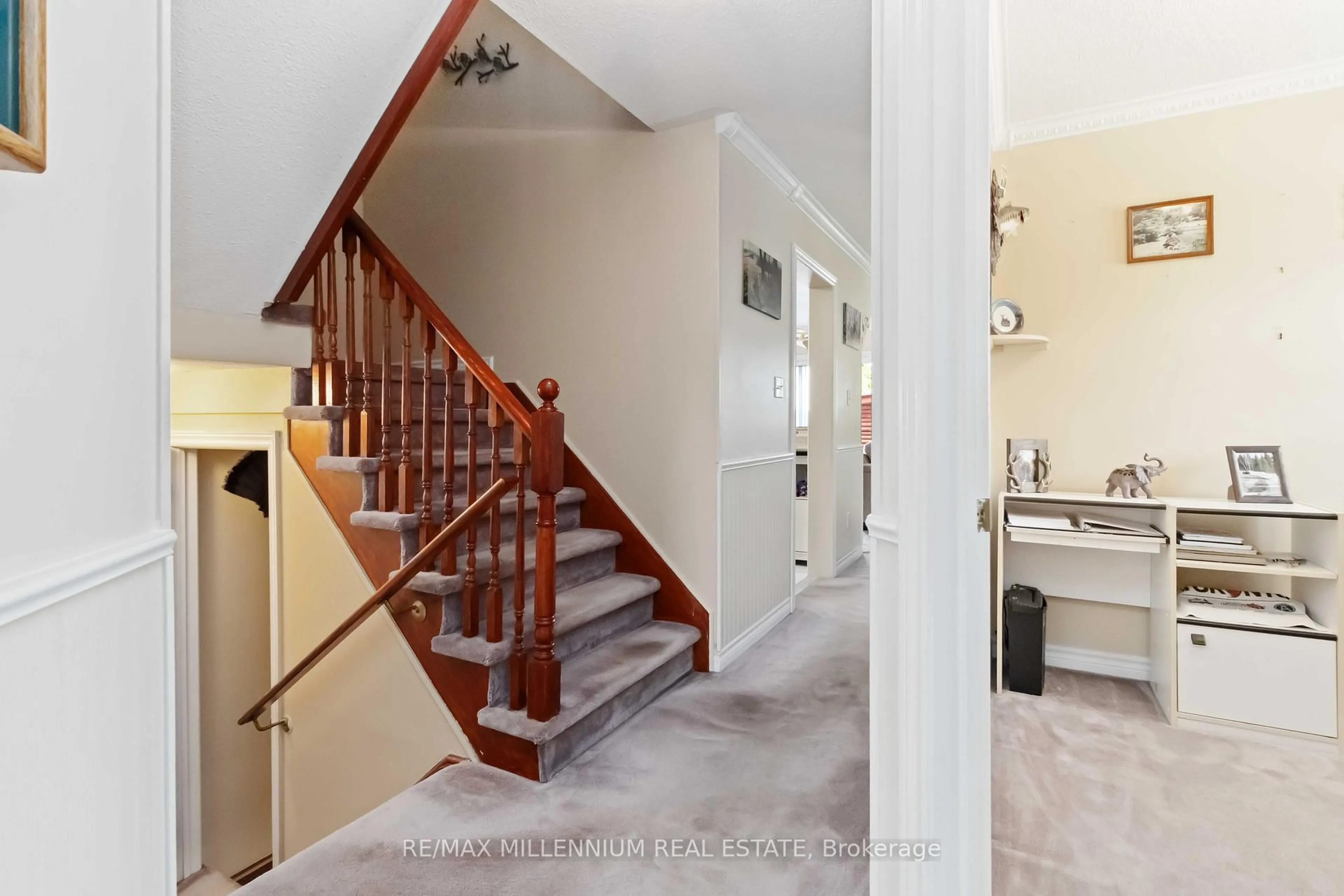 Unknown for 71 Manett Cres, Brampton Ontario L6X 4X5