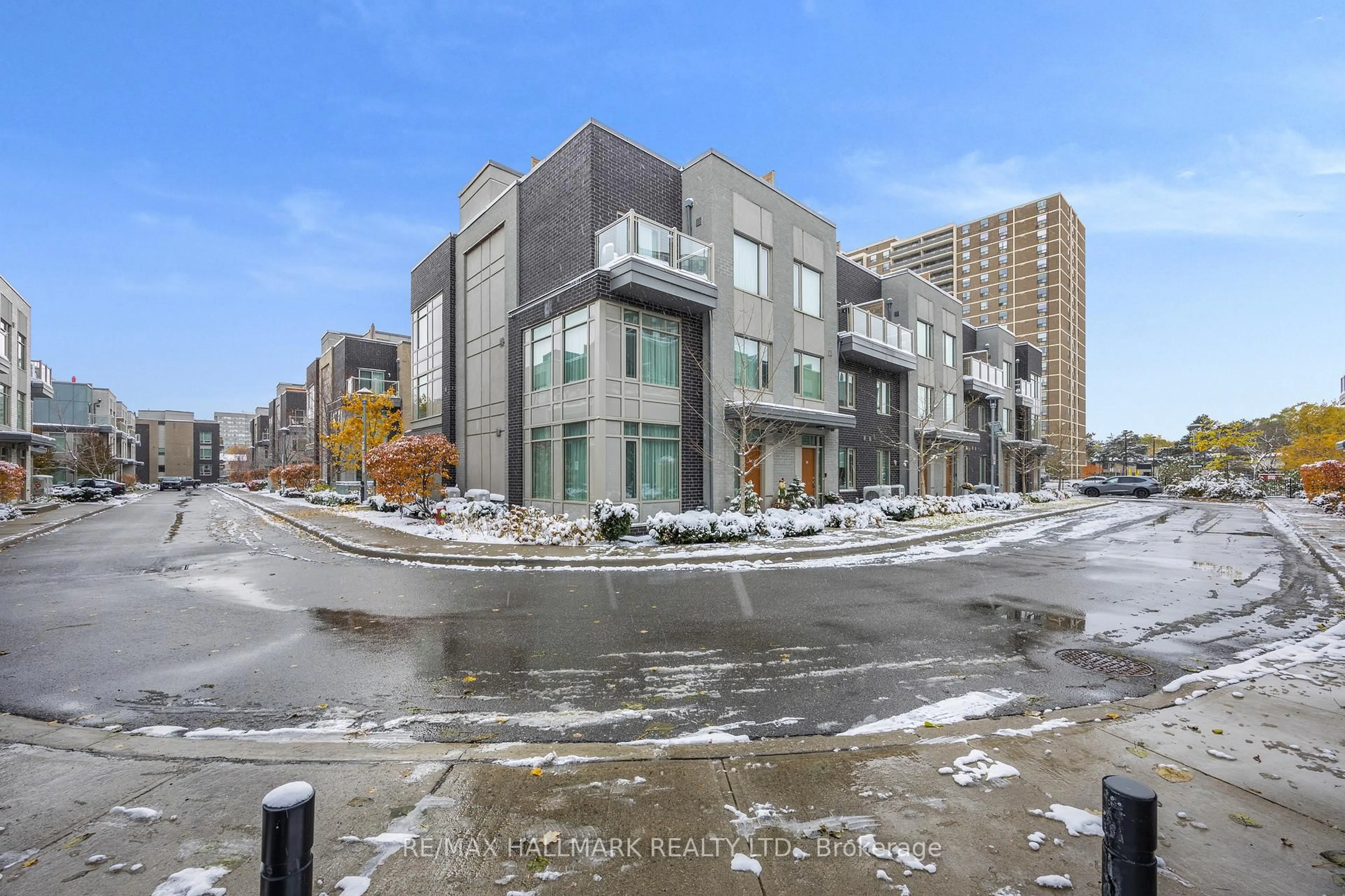 Unknown for 26 Applewood Lane #44, Toronto Ontario M9C 0C1