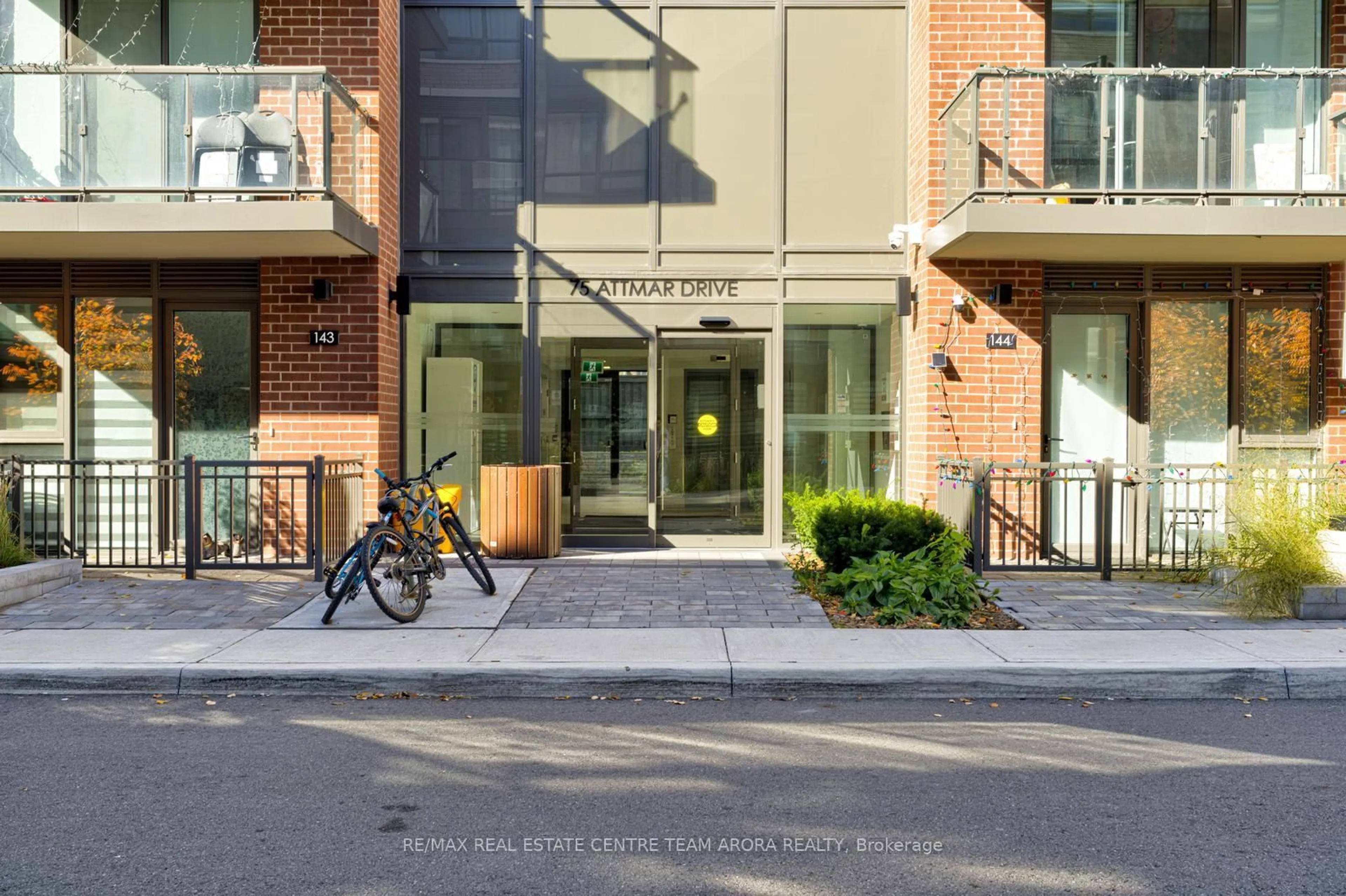 Unknown for 75 Attmar Dr #339, Brampton Ontario L6P 0Y6