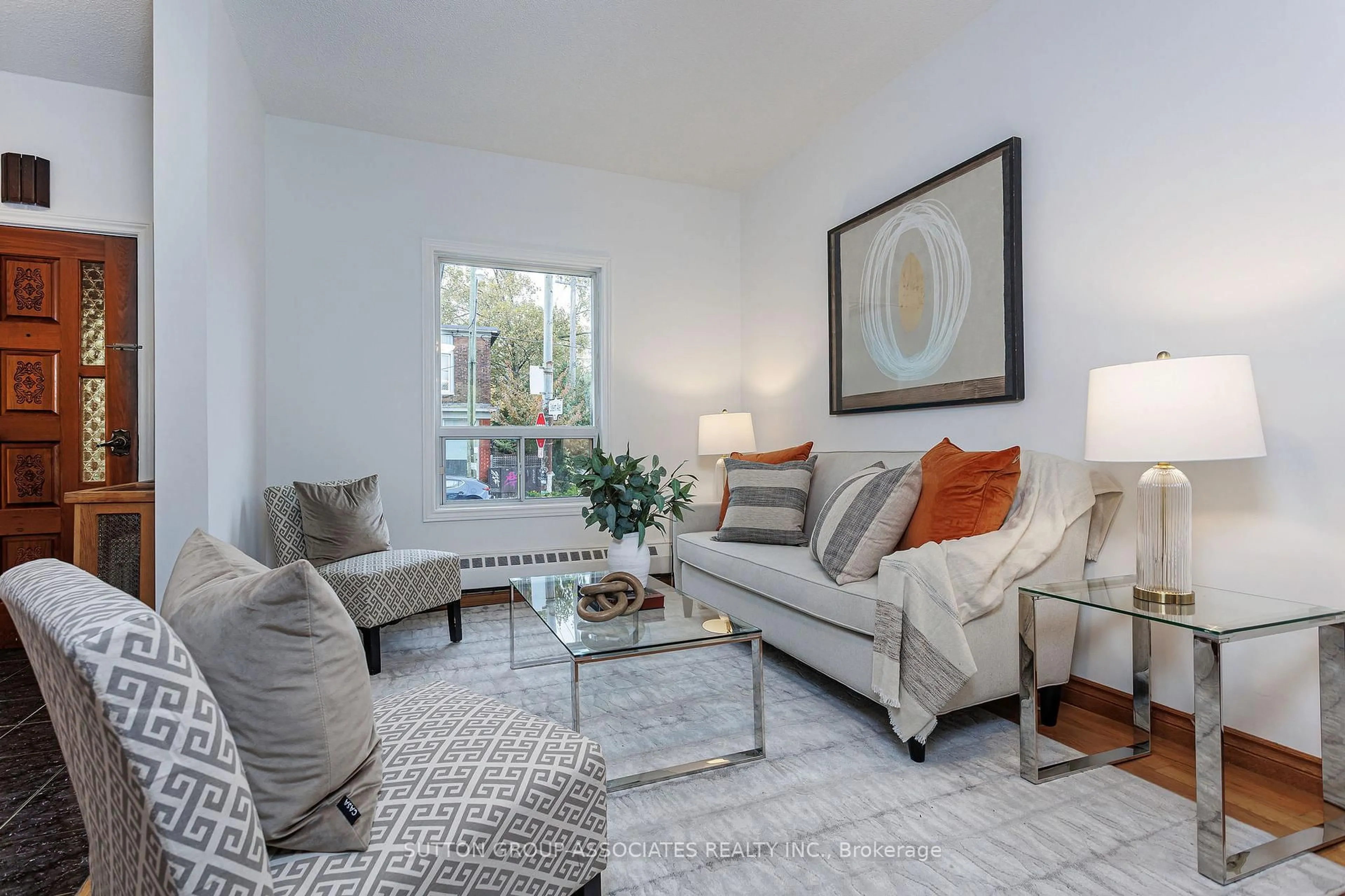 Living room with furniture, unknown for 195 Hallam St, Toronto Ontario M6H 1X6