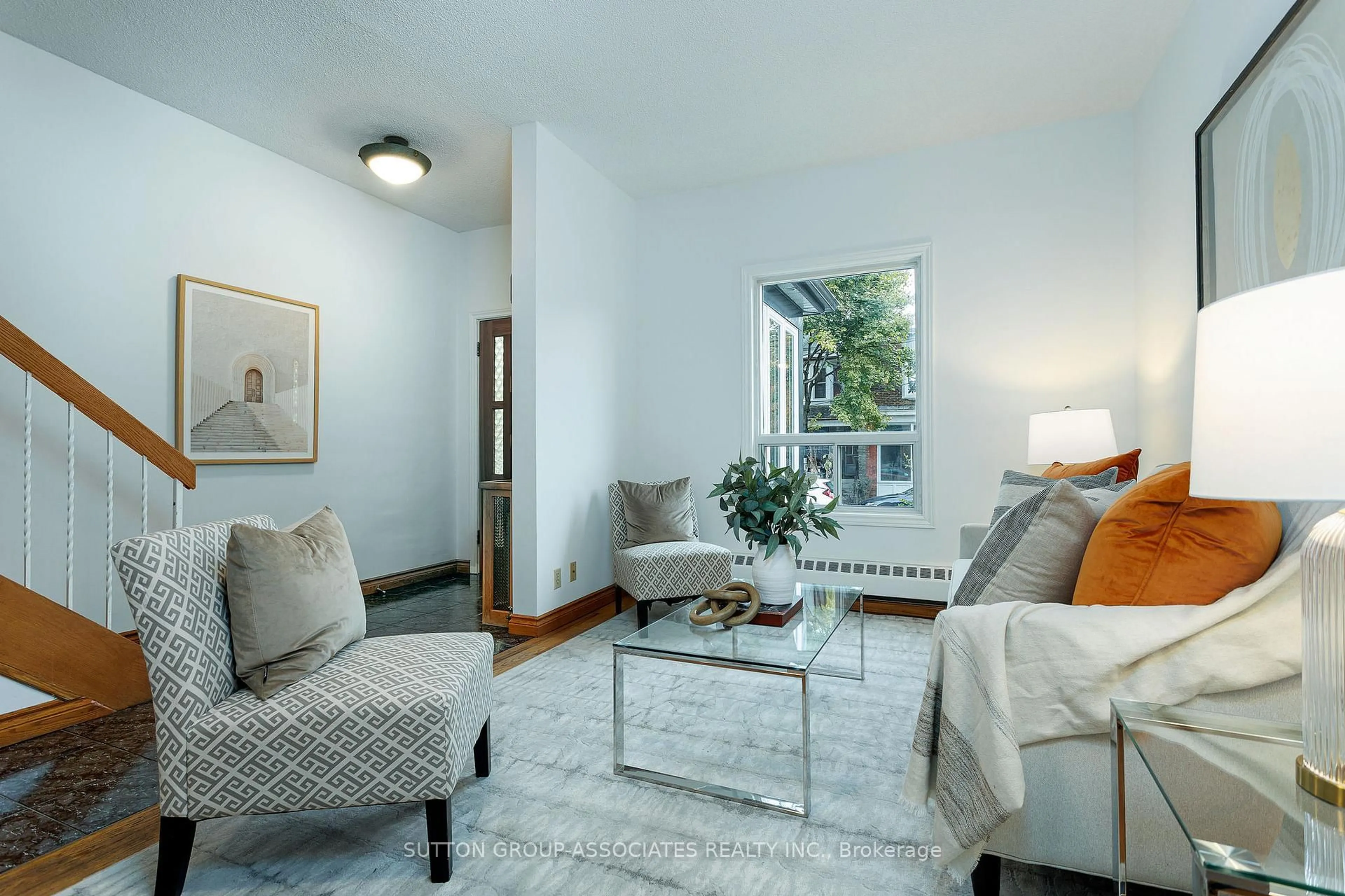 Living room with furniture, unknown for 195 Hallam St, Toronto Ontario M6H 1X6