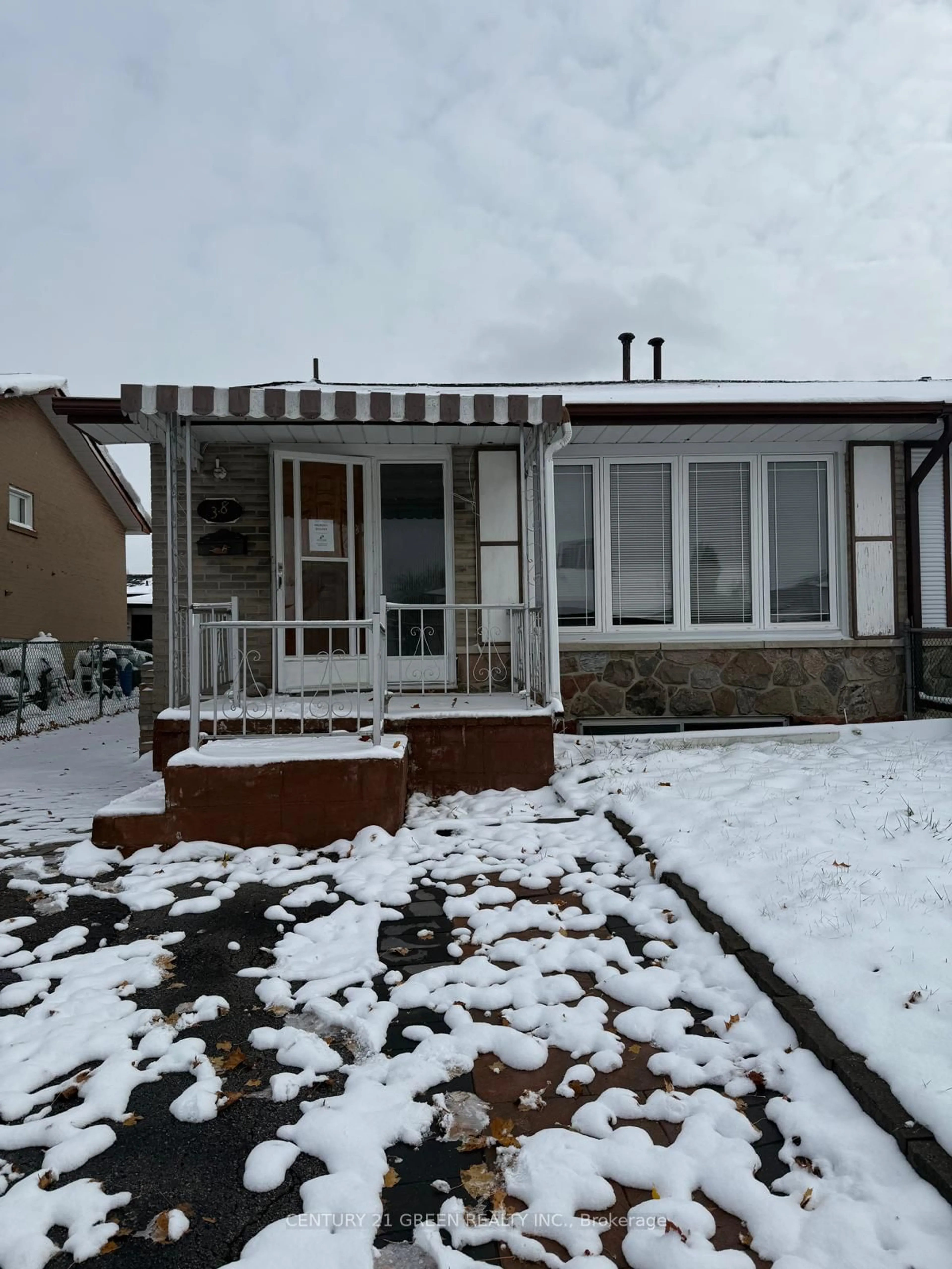 Home with vinyl exterior material, street for 38 Wilton Dr, Brampton Ontario L6W 3A1