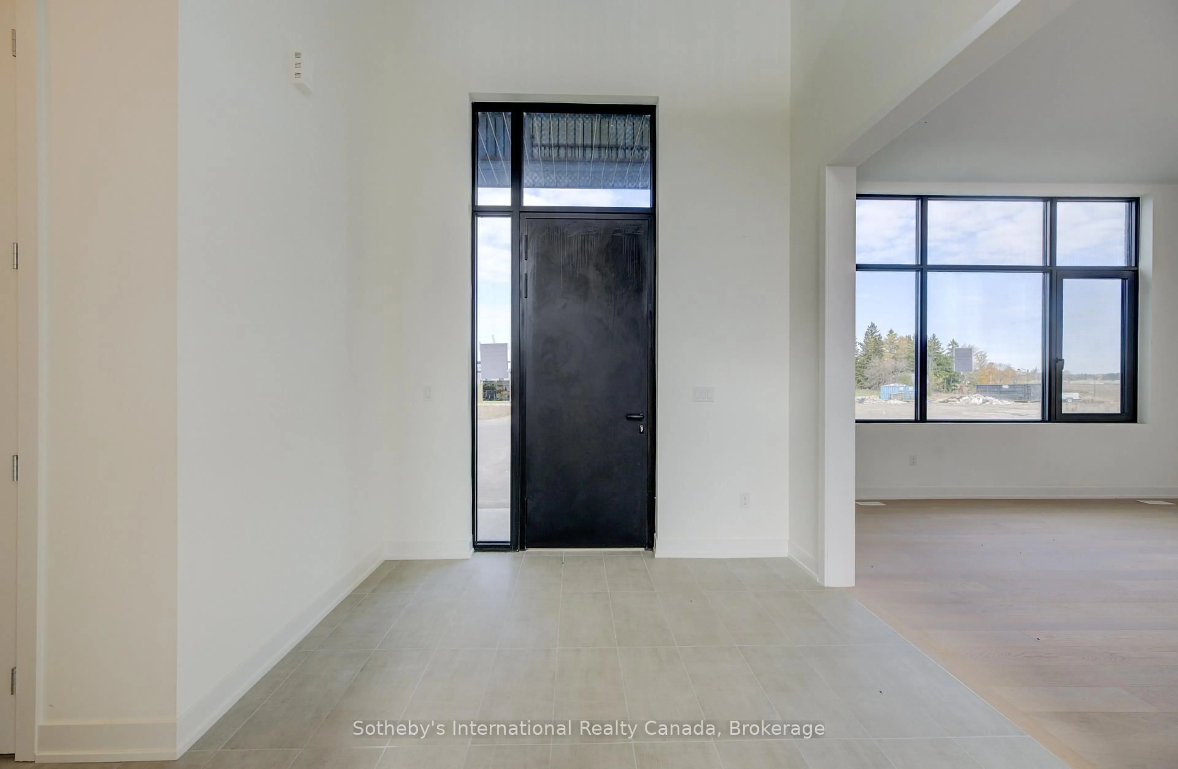 Indoor foyer for 6 Sugarbush Crt, Halton Hills Ontario L7G 4S7